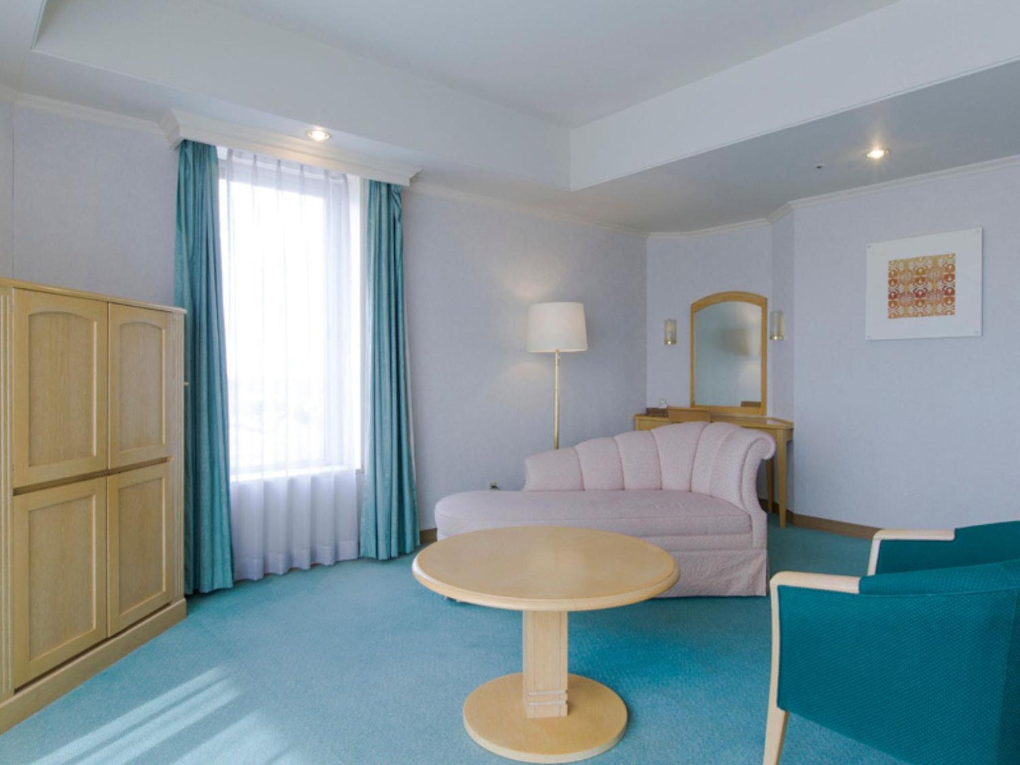 Twin Room with Lake View photo 3