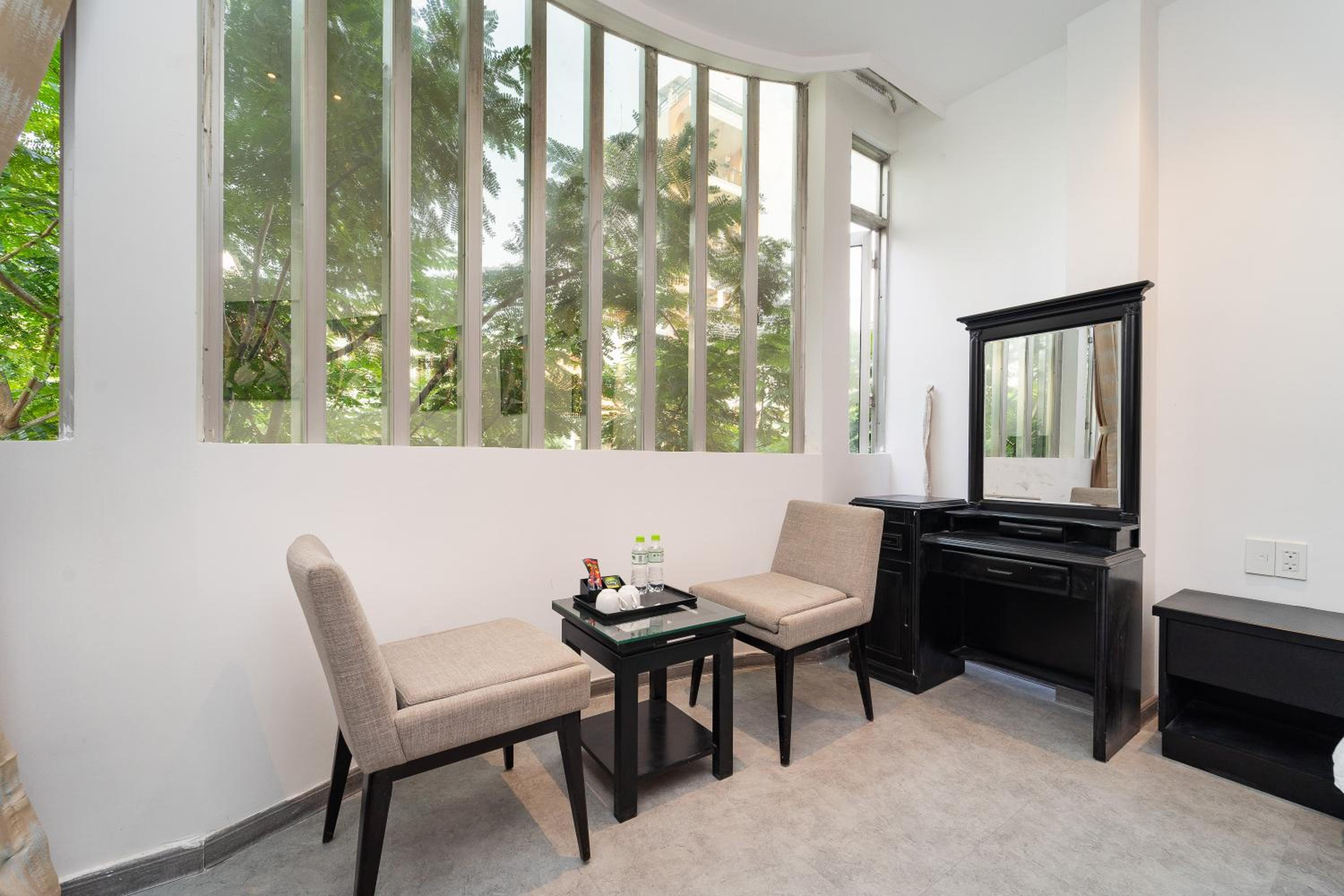 Deluxe Double or Twin Room with City View