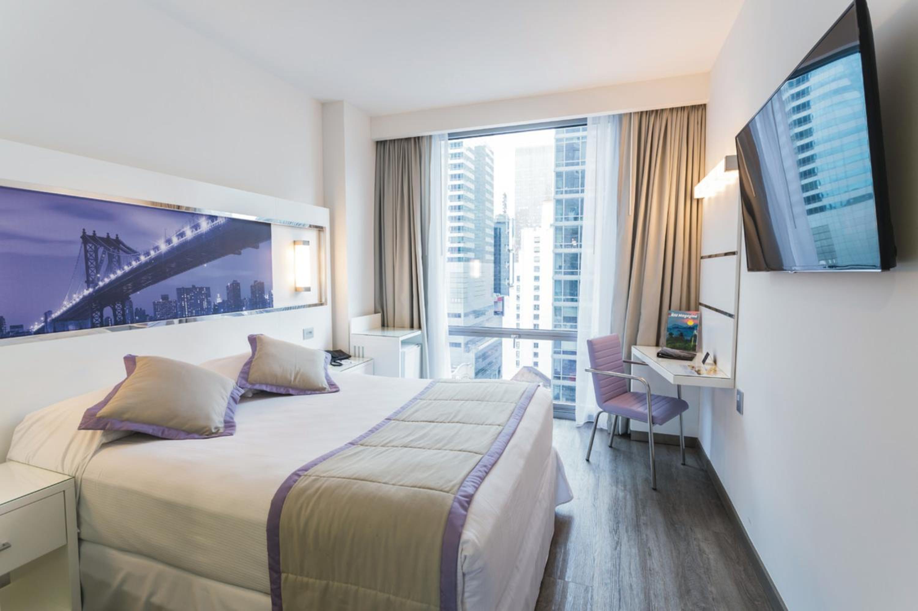 Deluxe Queen Room