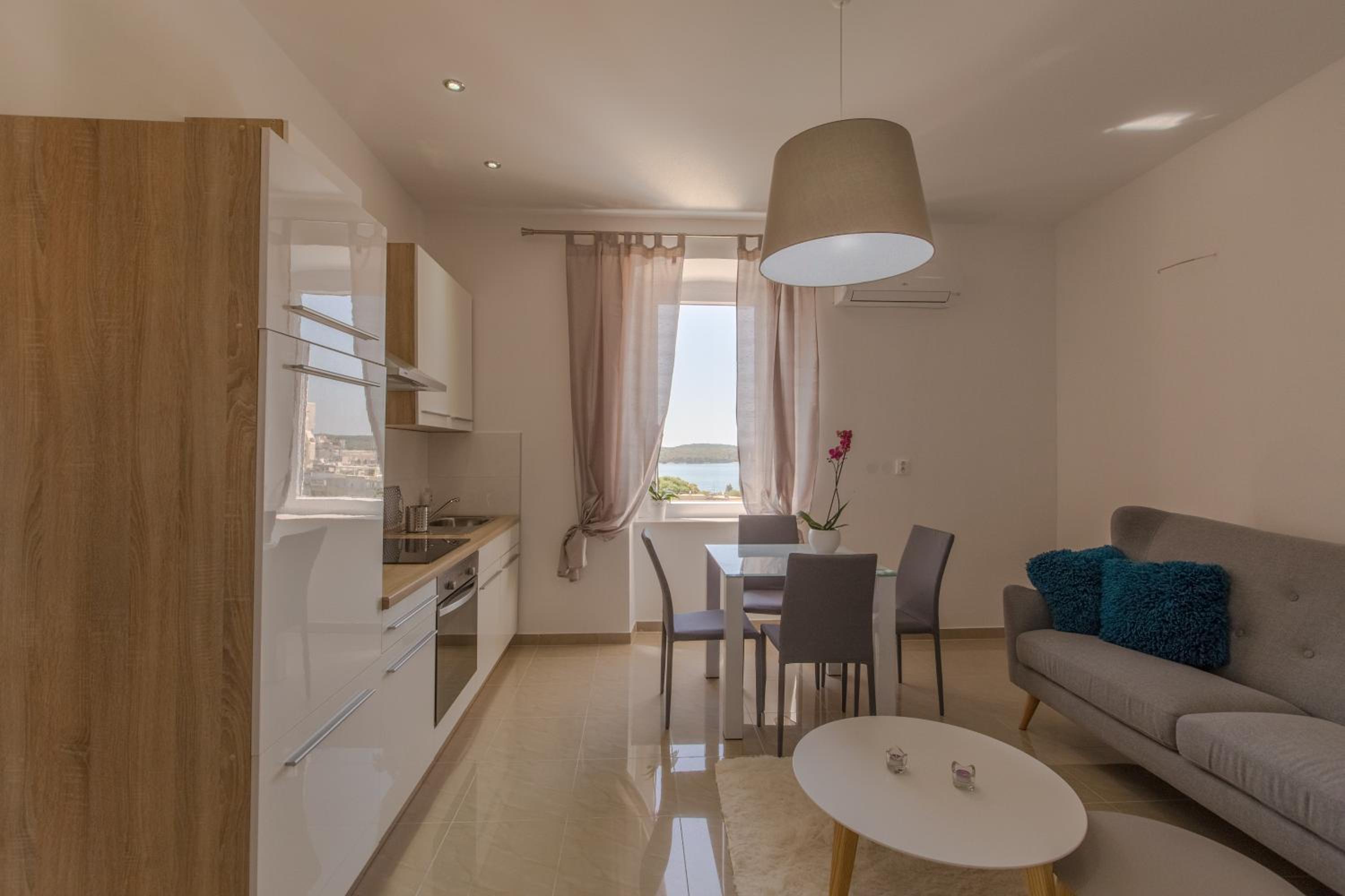 Apartment with Sea View 6 photo 2