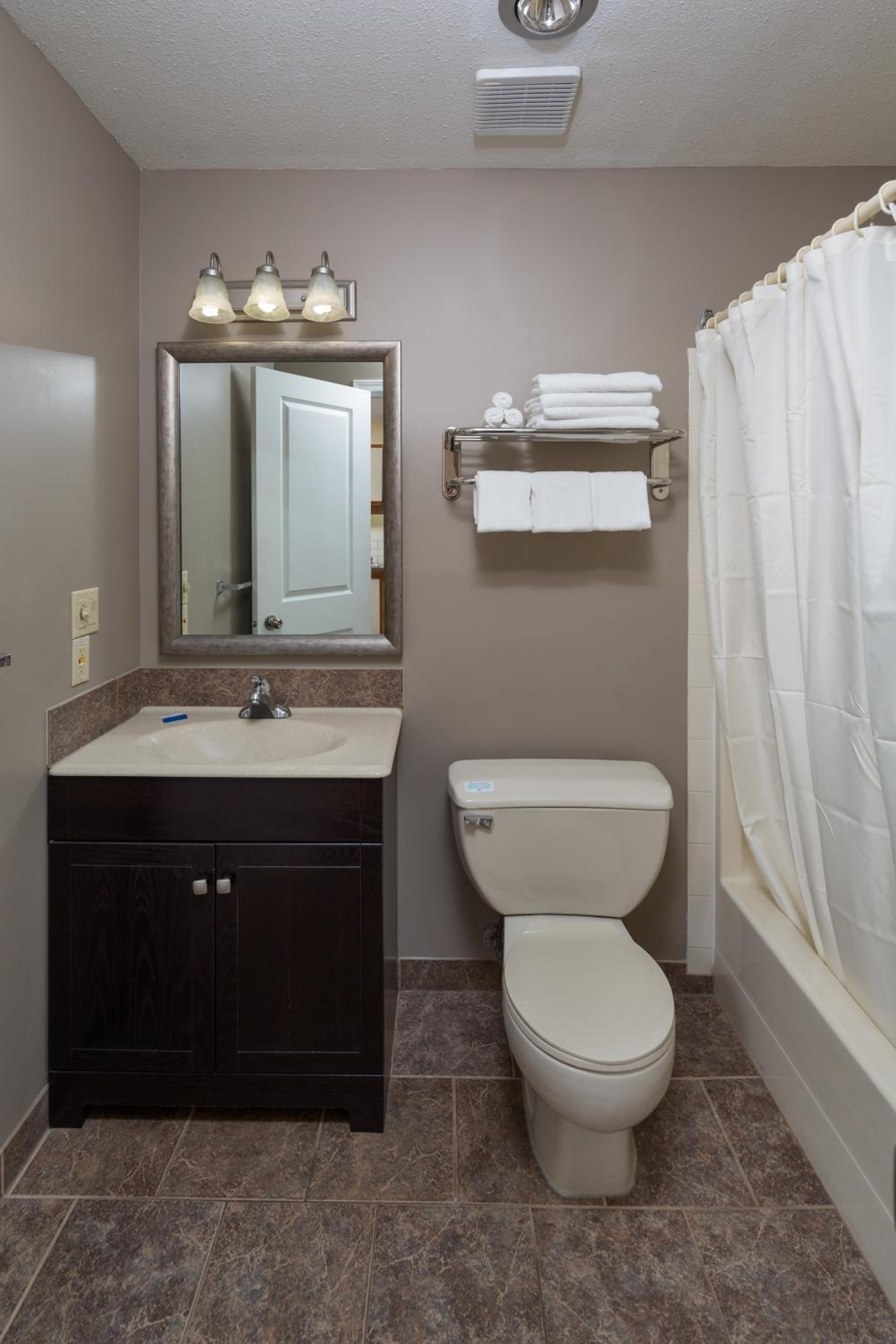 Deluxe Suite with Two Queen Beds - Photo 13