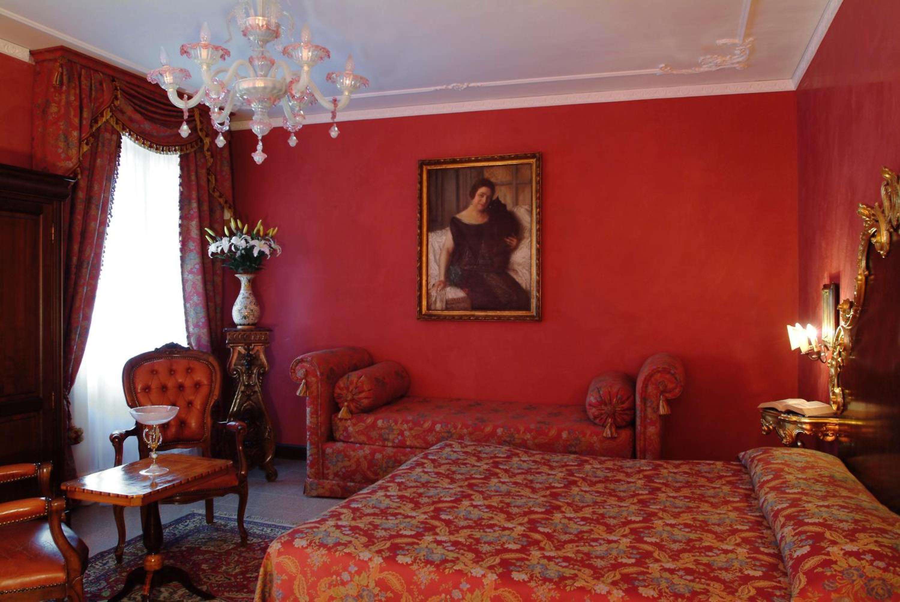 Deluxe Double Room - Grand Canal View photo 1