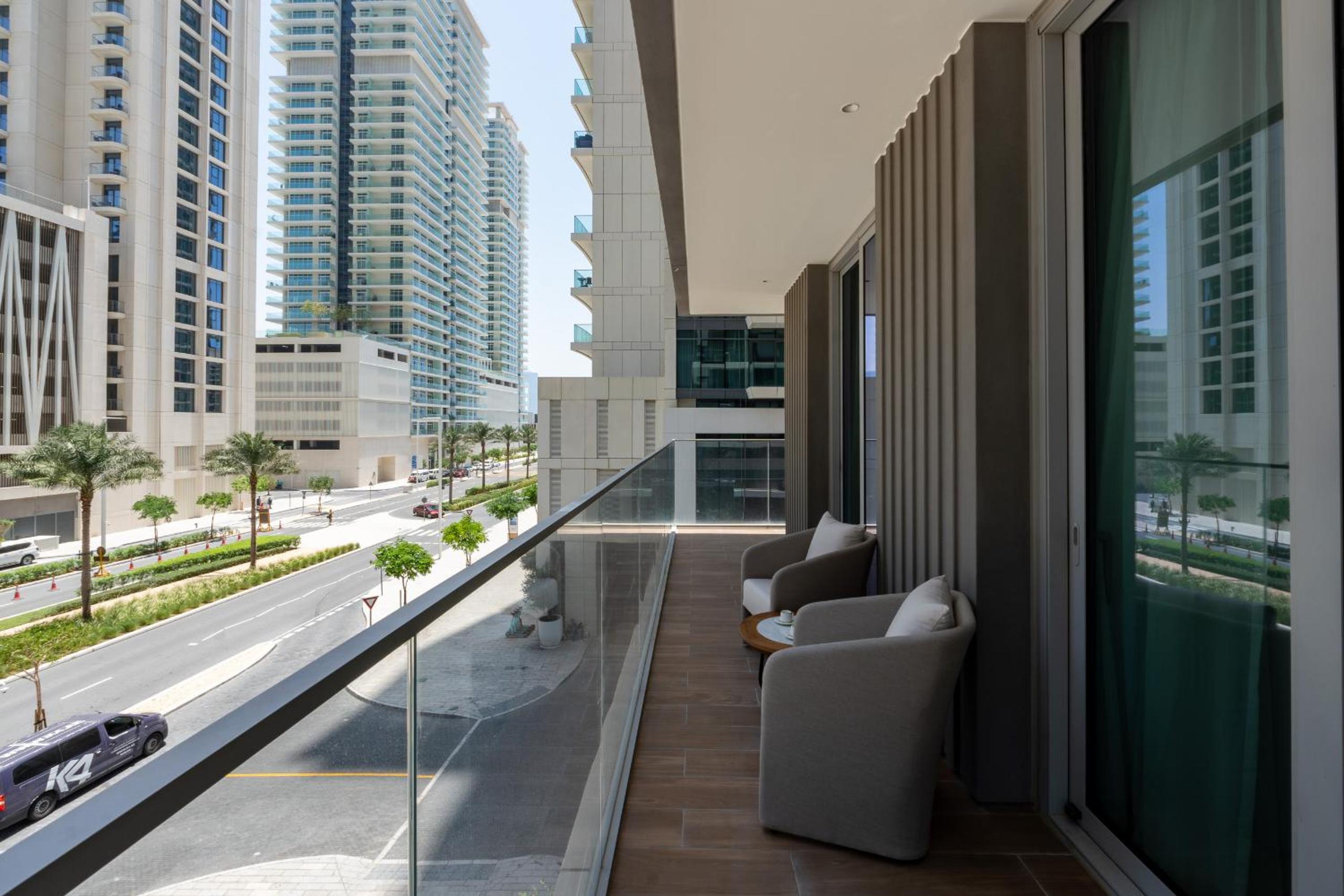 One-Bedroom Apartment with Balcony photo 2