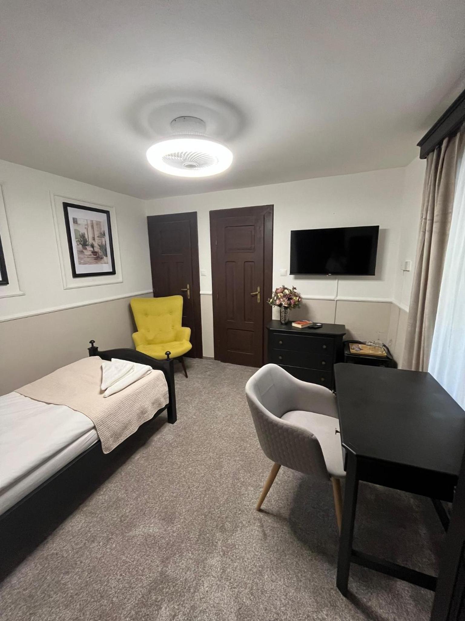 Deluxe Single Room