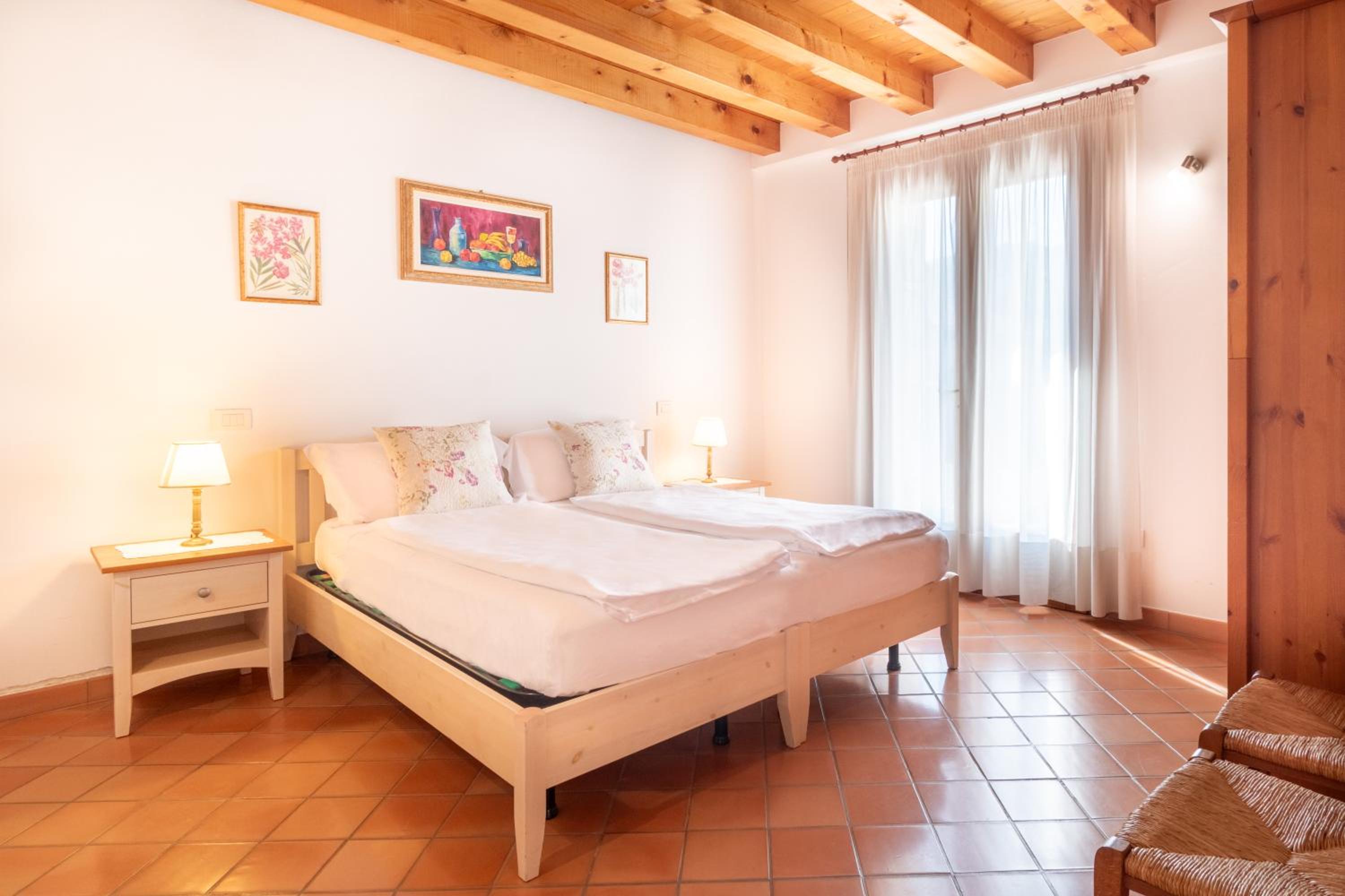 One-Bedroom Apartment (3 Adults) photo 2
