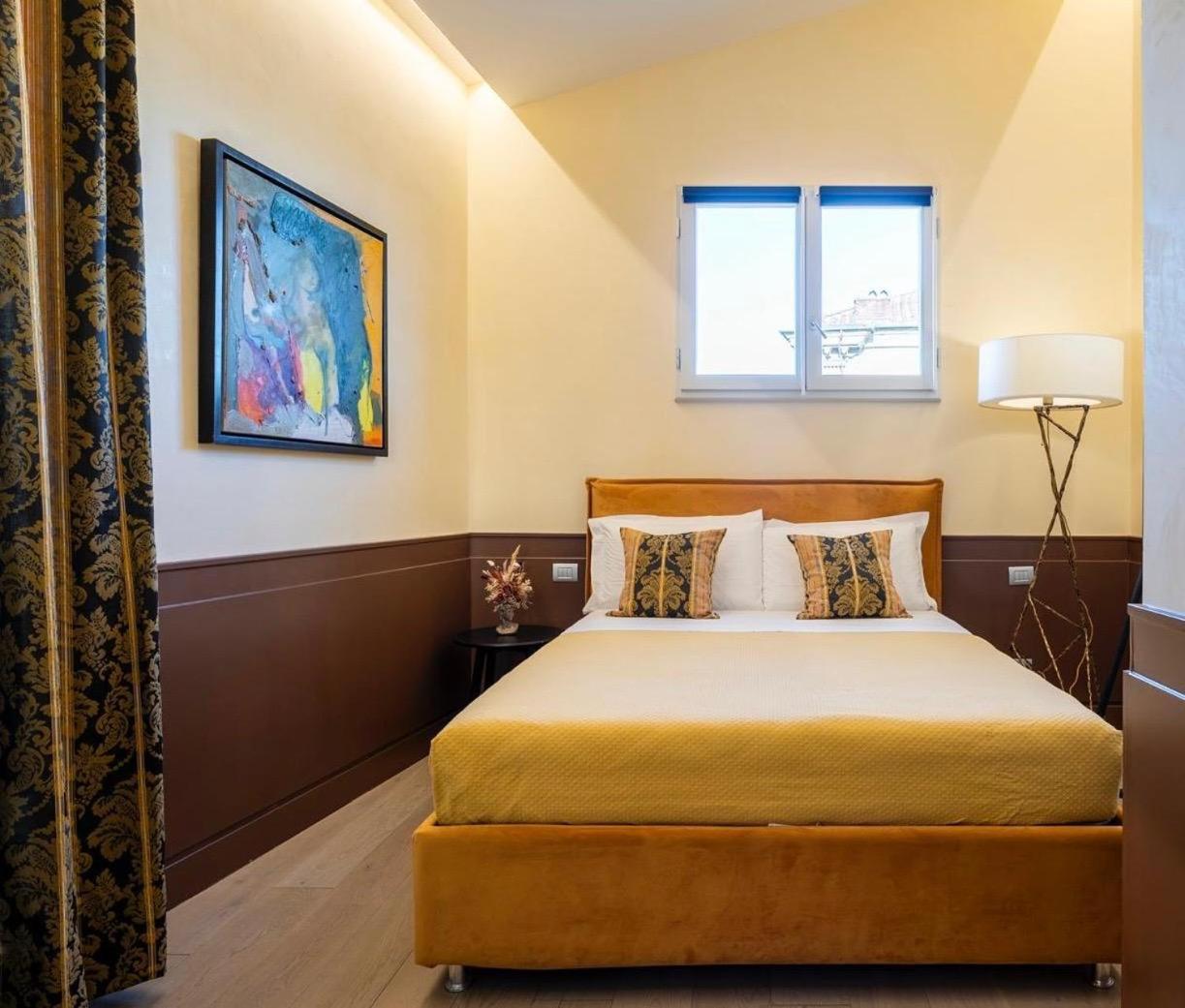 Deluxe Double Room with Balcony photo 1