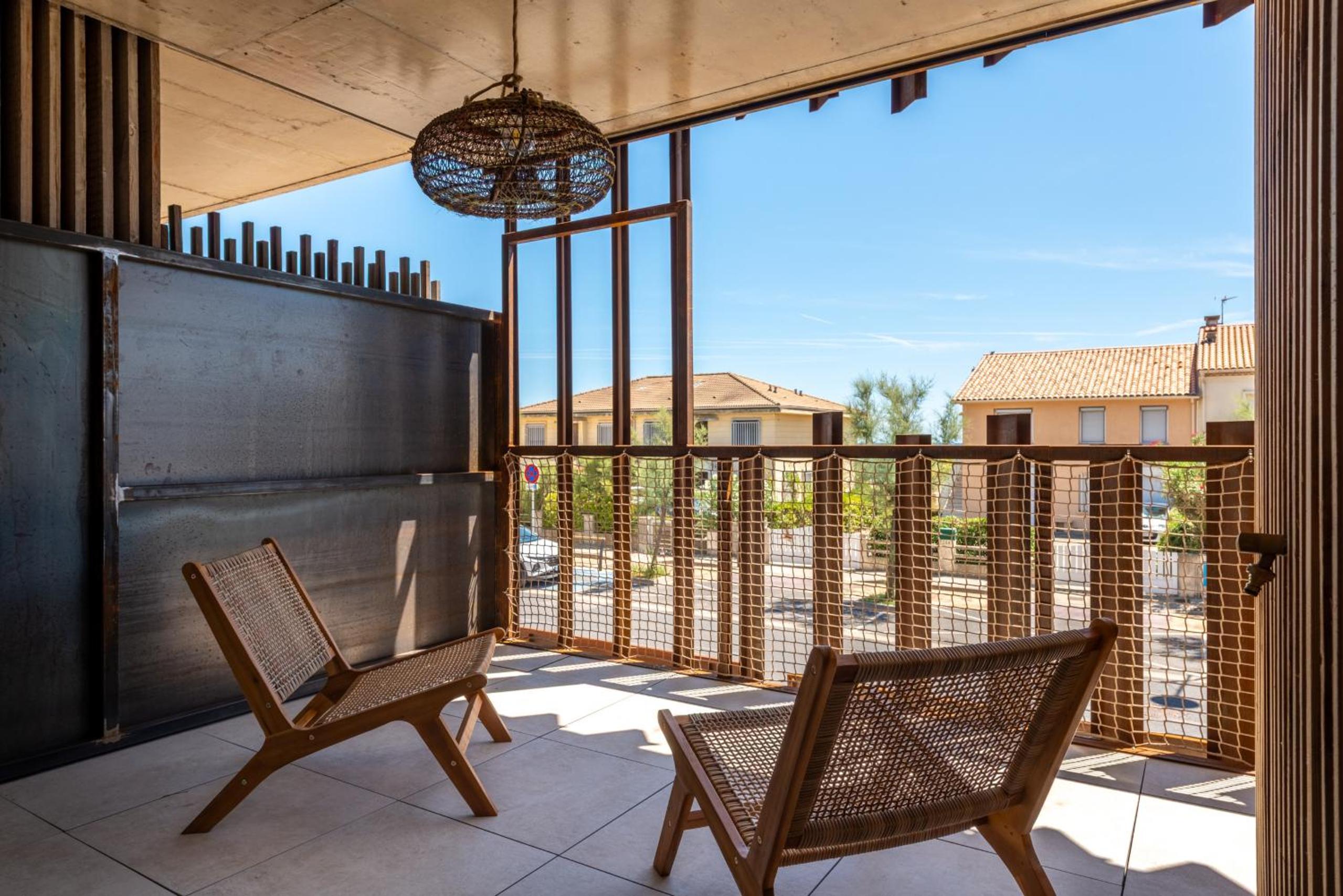 One-Bedroom Apartment with Terrace