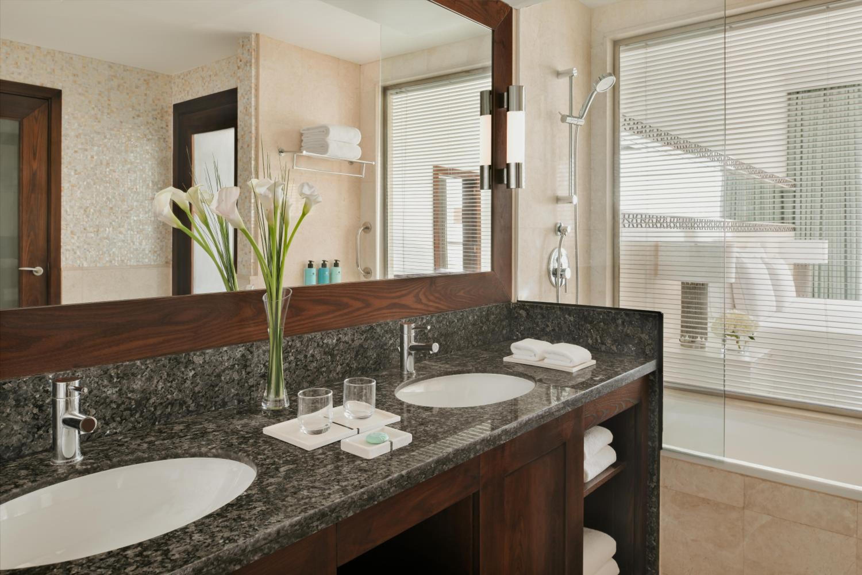 Family One Bedroom Suite with 2 Balconies-Ain Dubai View-Coral Lounge Access