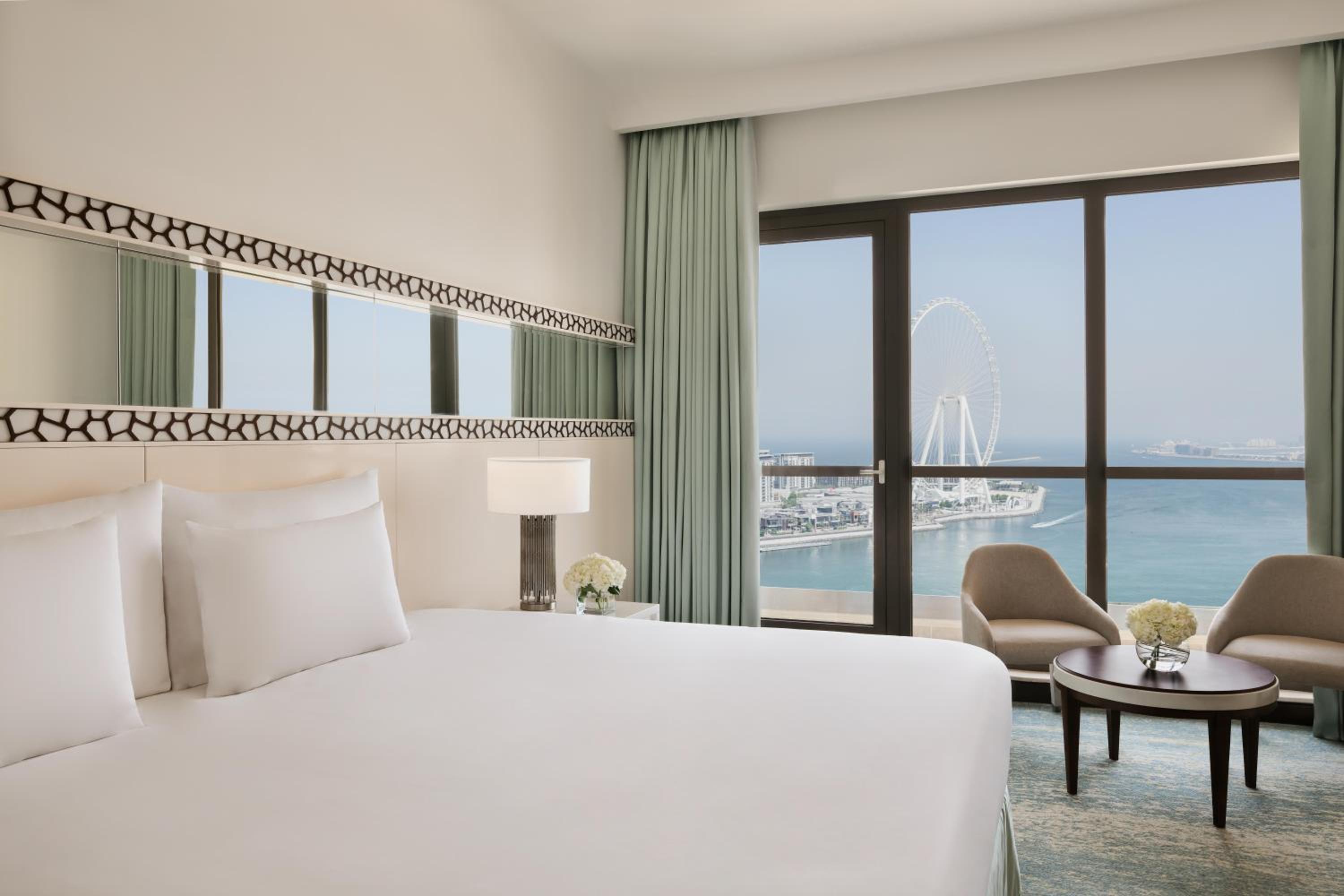 Family One Bedroom Suite with 2 Balconies-Ain Dubai View-Coral Lounge Access photo 2