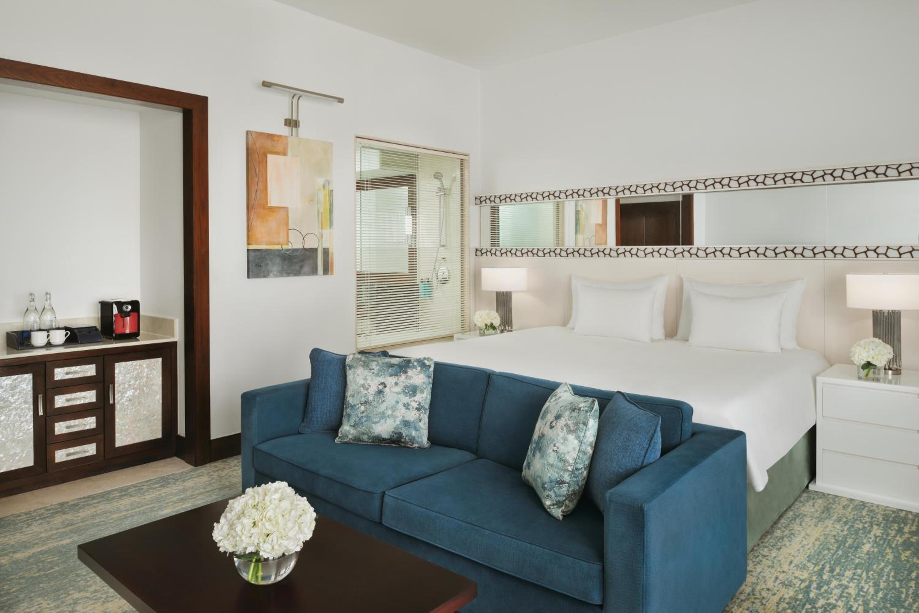 Sea View Junior Suite with Balcony- Full Ain Dubai View-Coral Lounge Access photo 3