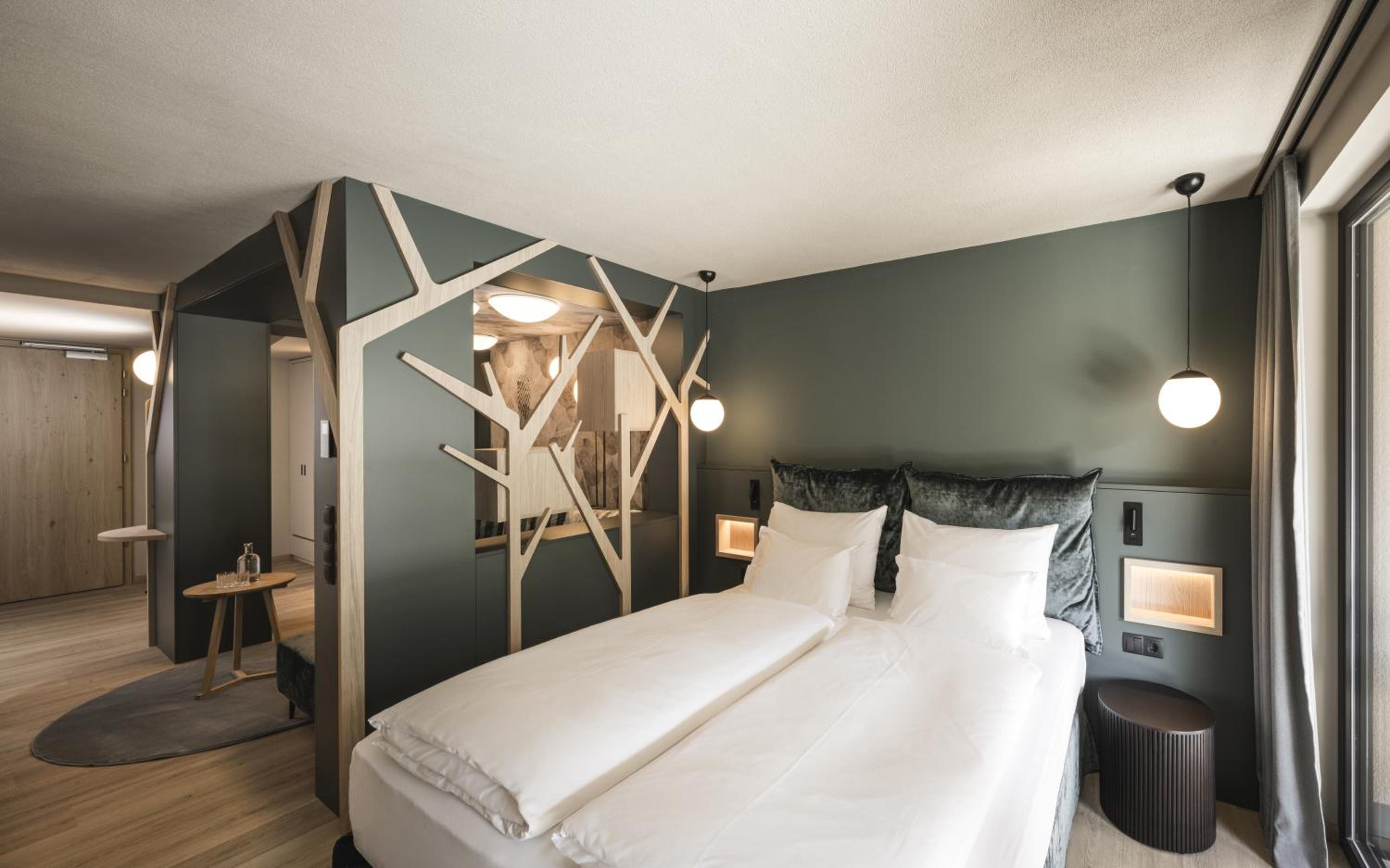 Suite with Lake View