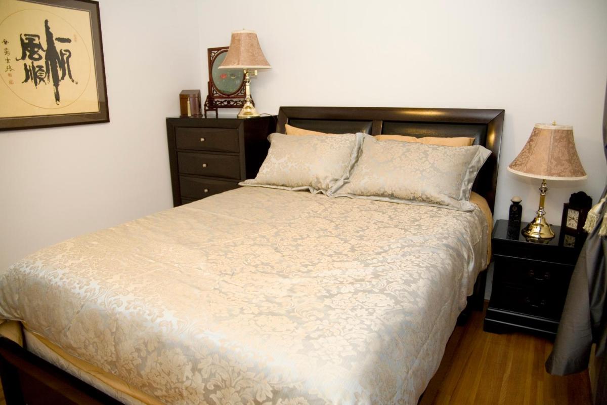Queen Room photo 2