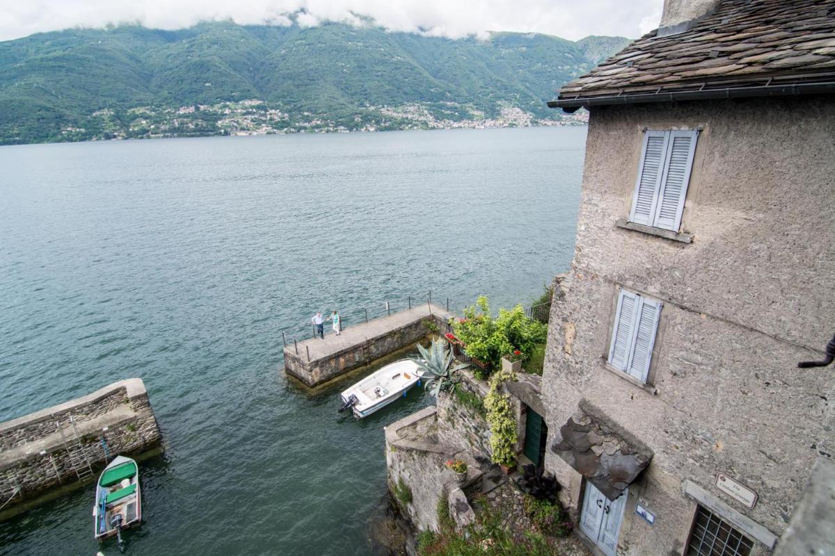 Apartment with Lake View photo 2