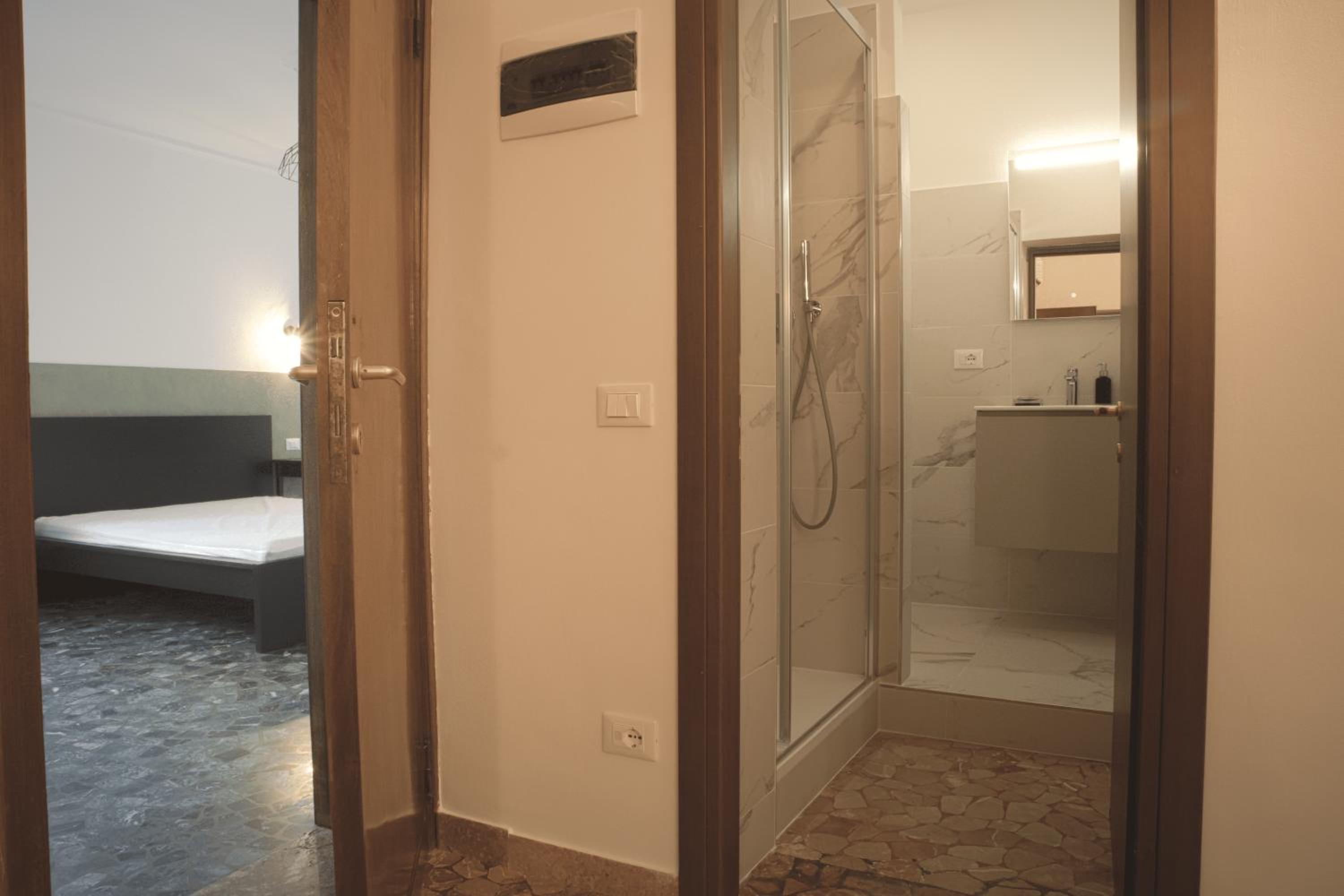 Double Room with Private External Bathroom photo 1