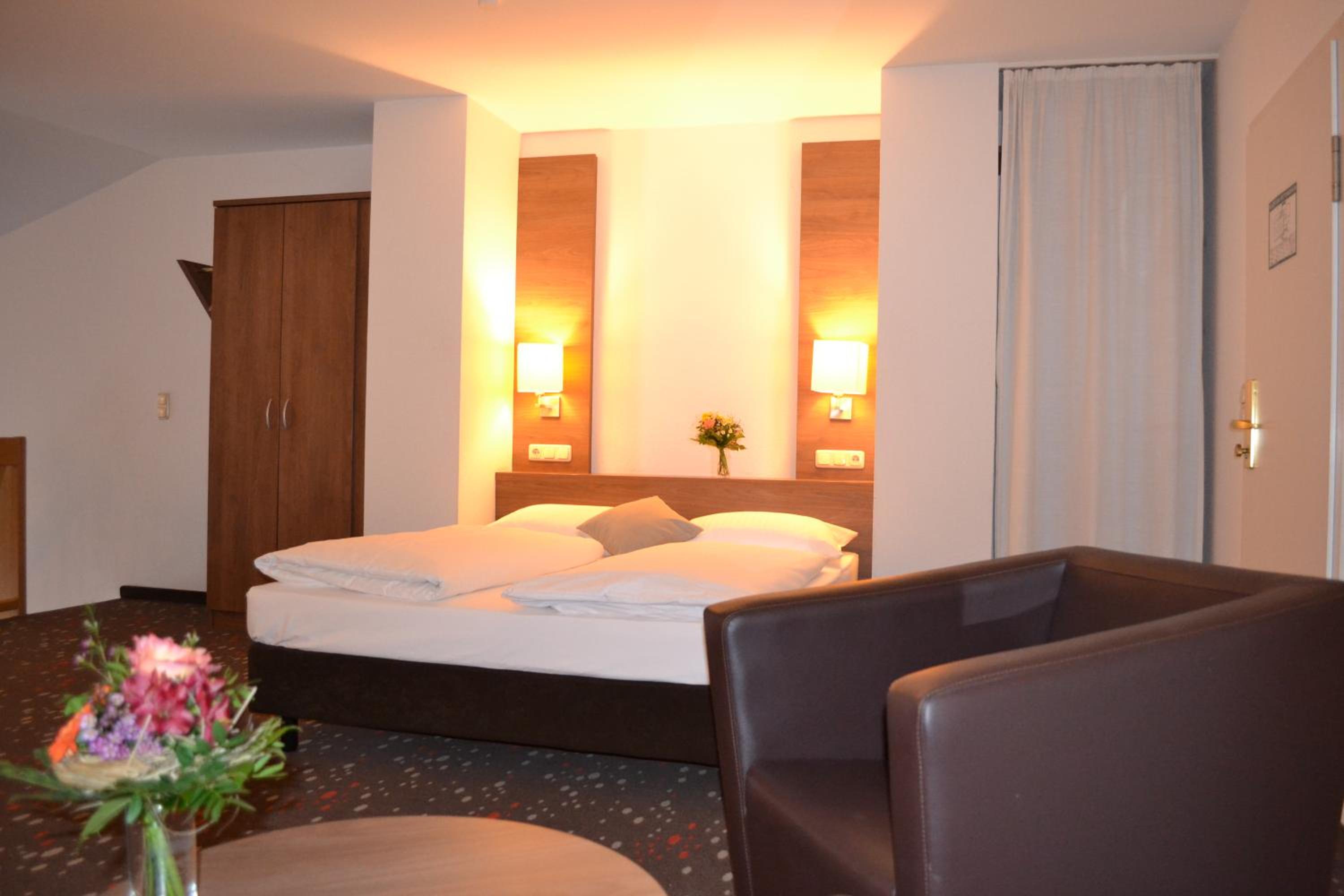 Double Suite with Kitchenette - Photo 2