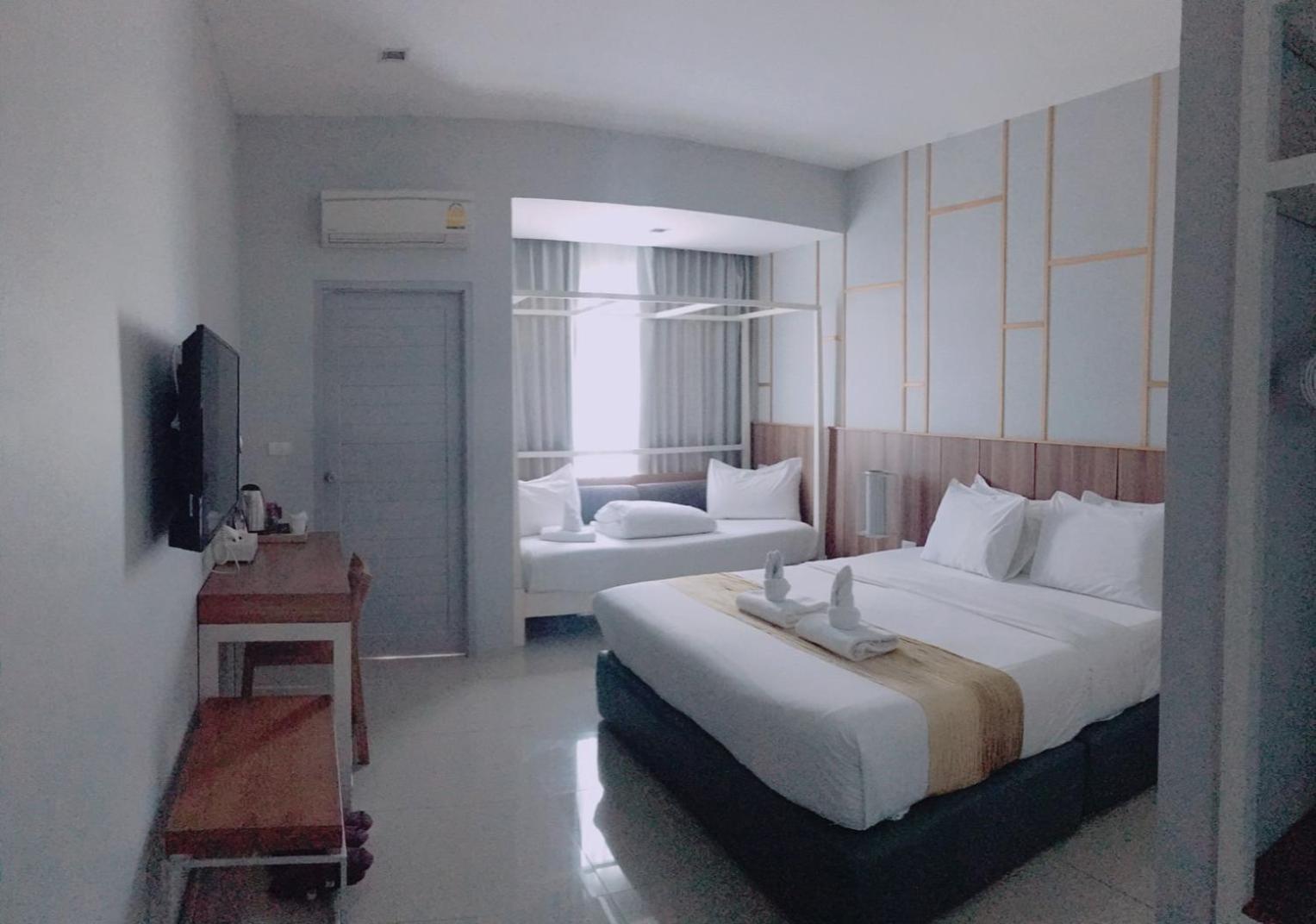 Deluxe Triple Room