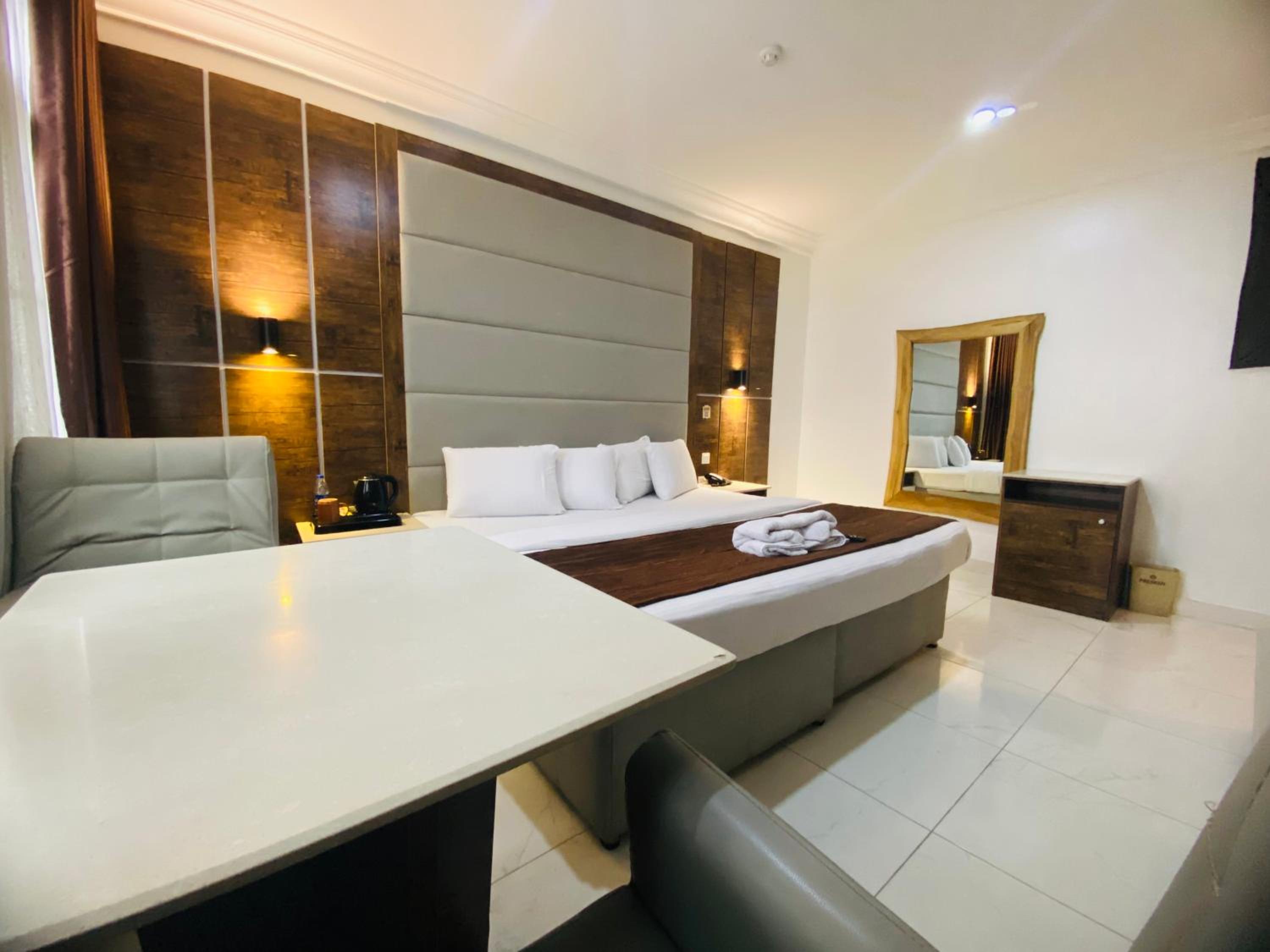 Superior King Room