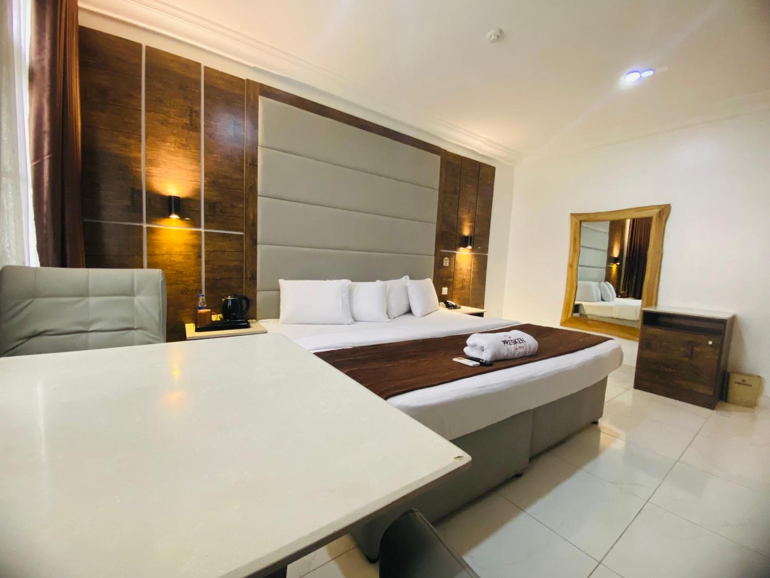 Superior Queen Room