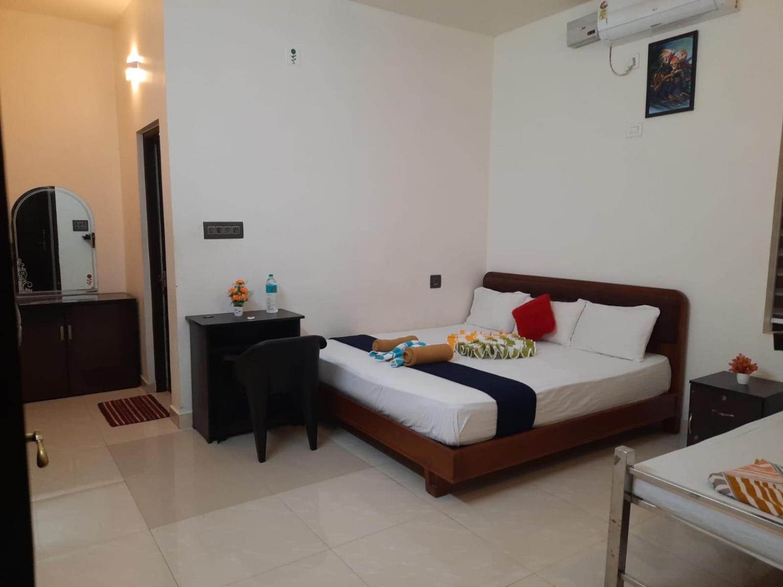 Deluxe Family Suite - Photo 5