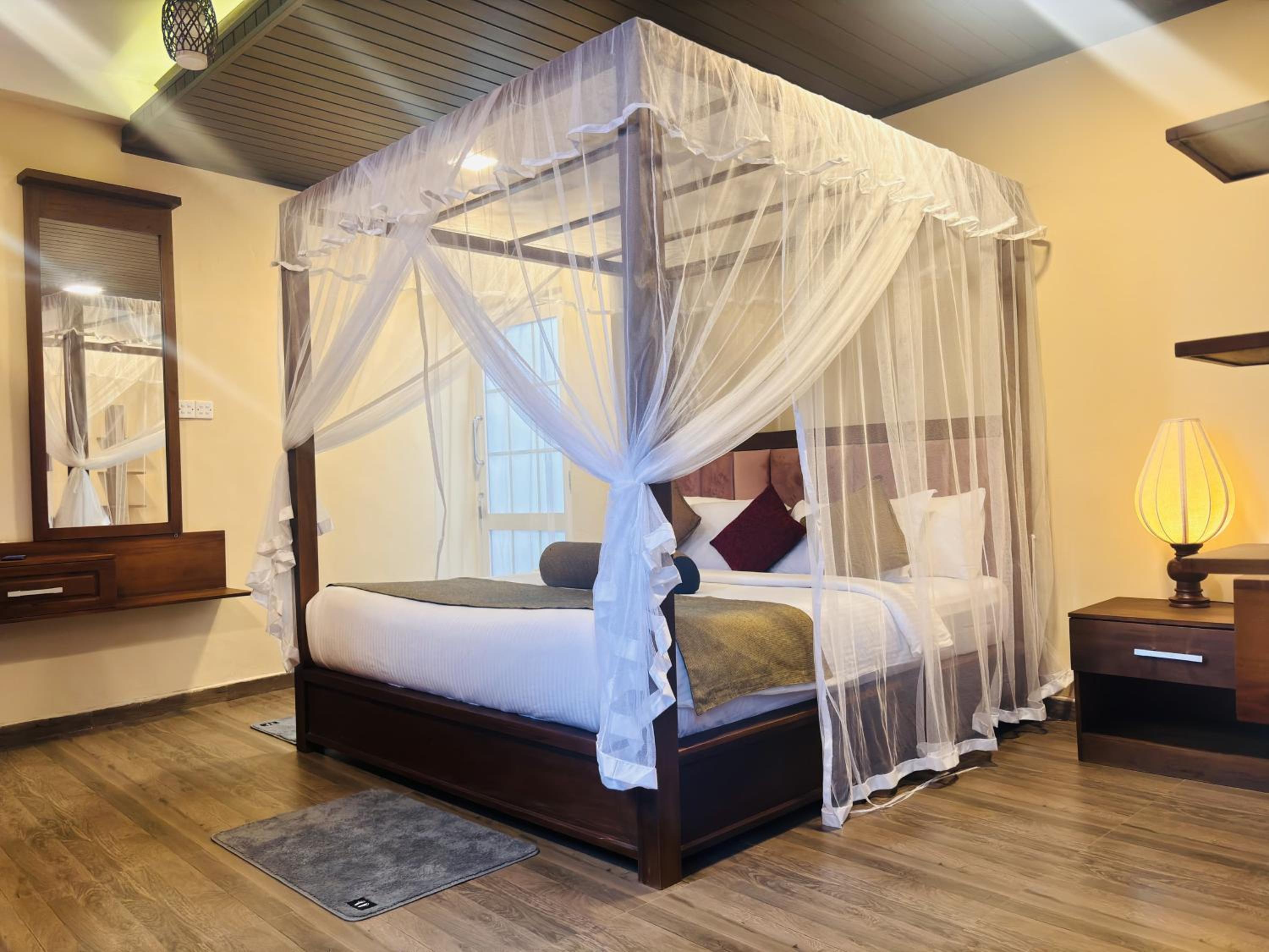 Superior Double or Twin Room with Lake View