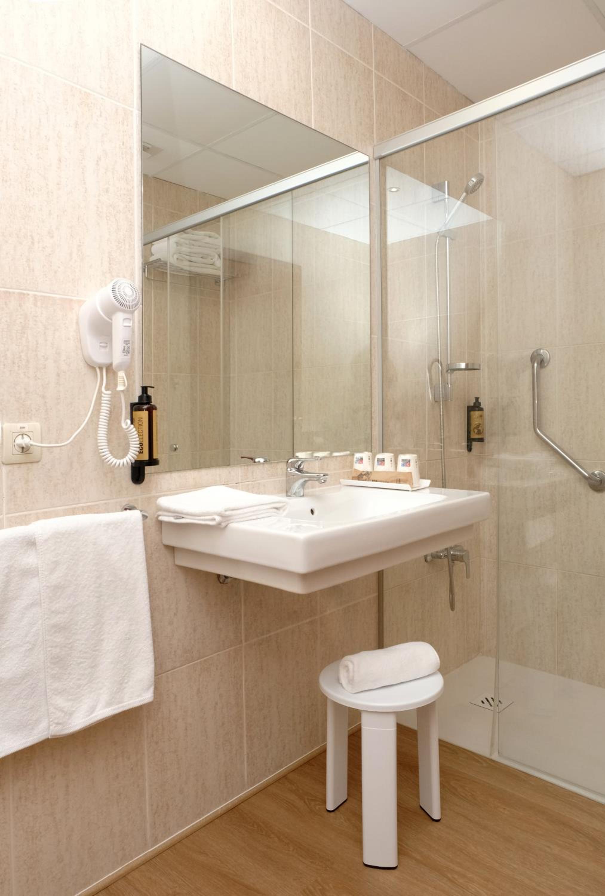 Comfort Triple Room