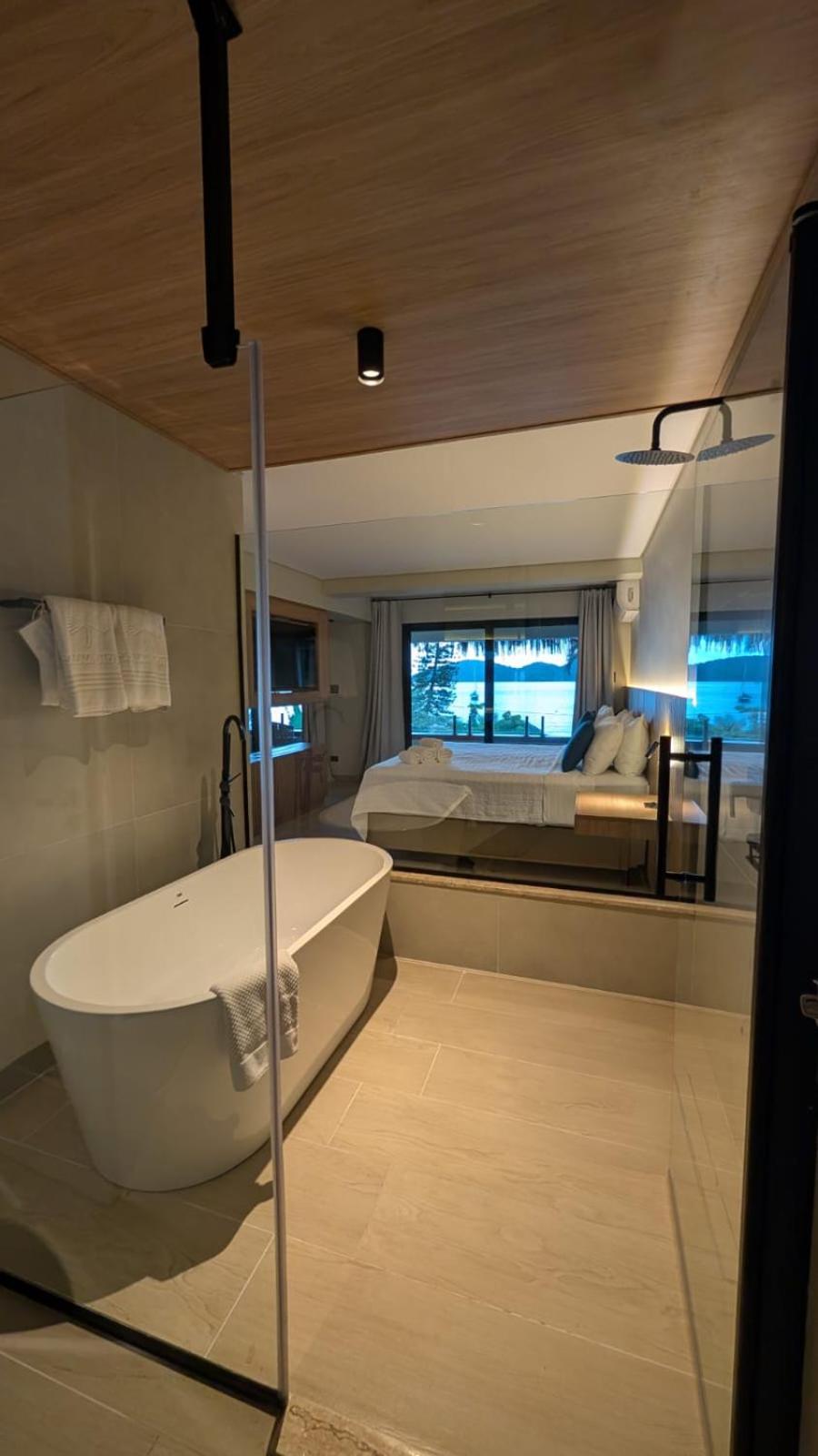 King Suite with Spa Bath thumbnail 6