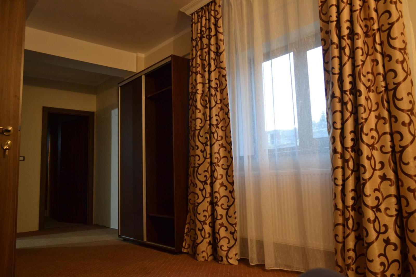 Quadruple Room with Private Bathroom photo 1
