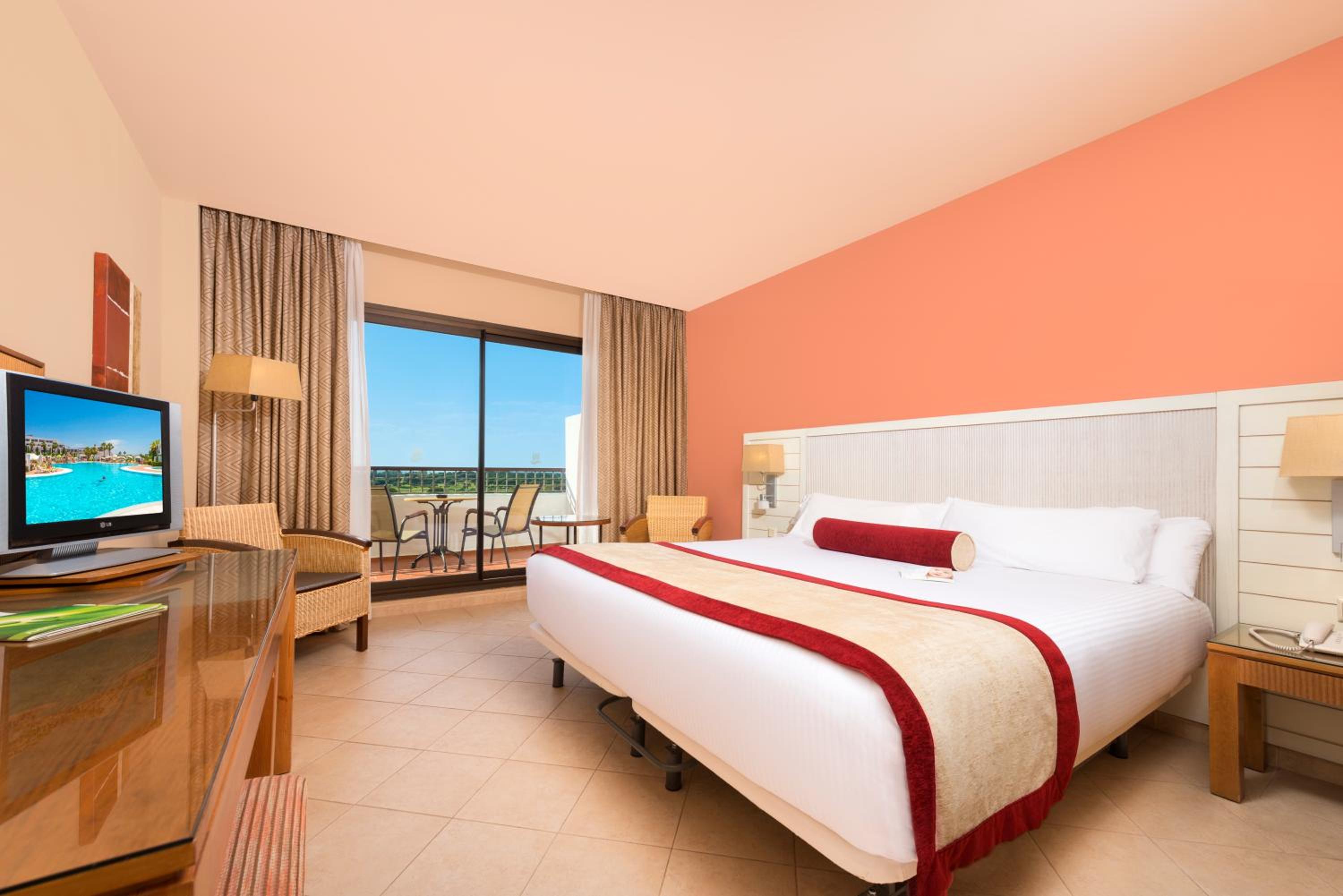 Double or Twin Room with Side Sea View - Photo 1