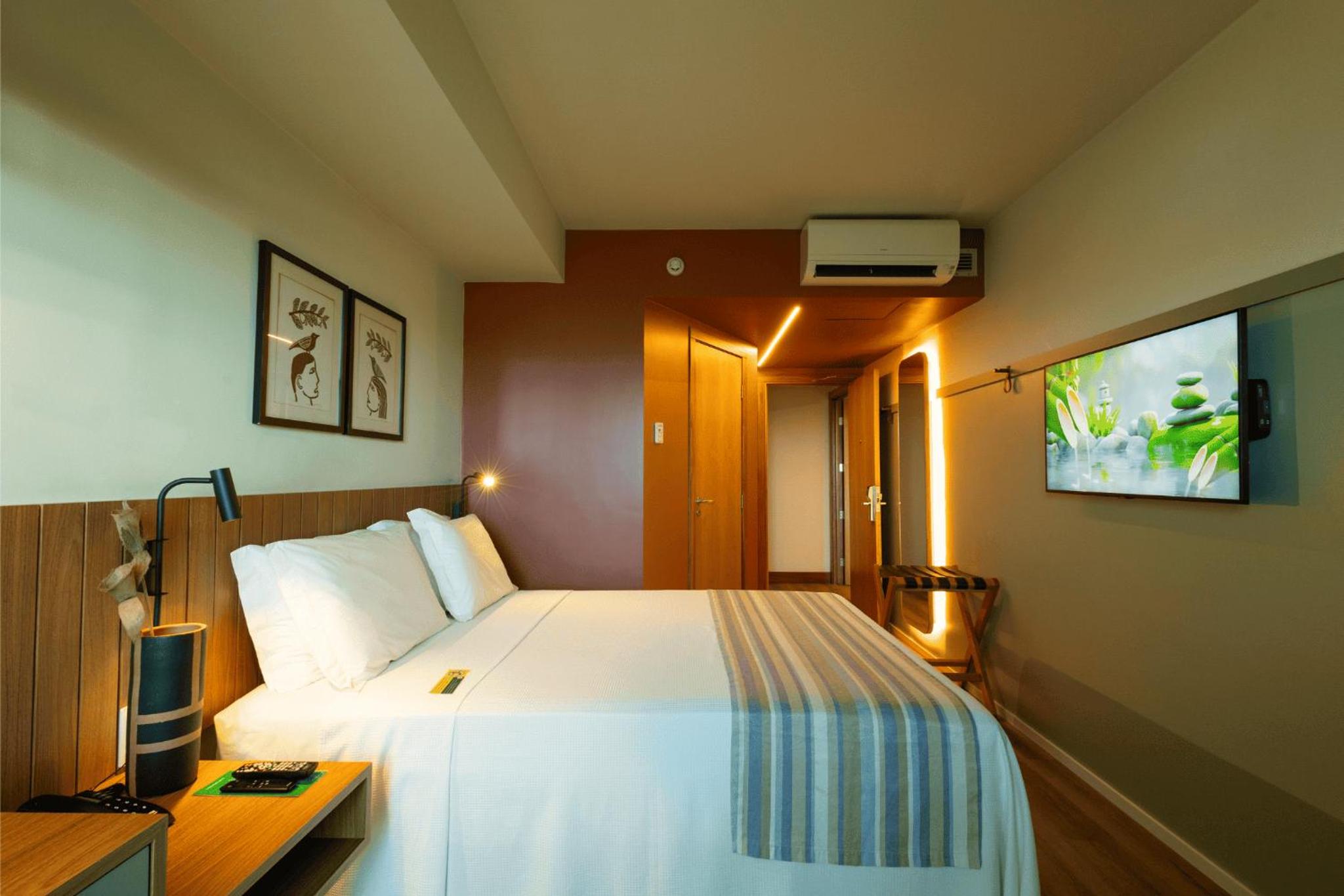 Family Room with Sea View thumbnail 6