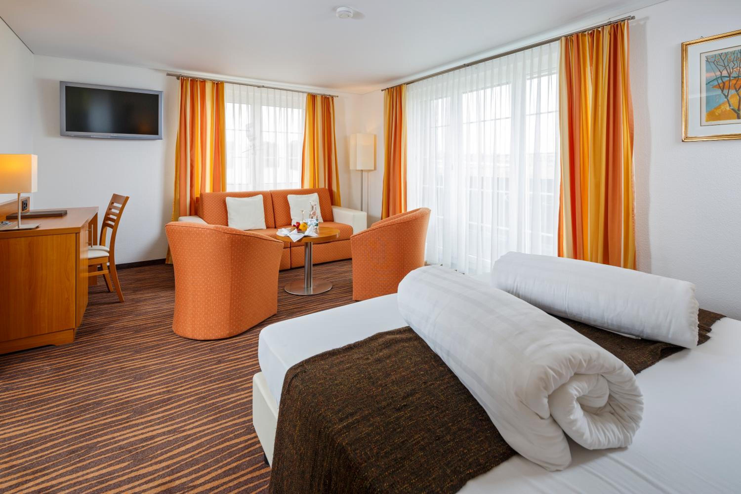 Deluxe Double Room with Balcony and Countryside View photo 3