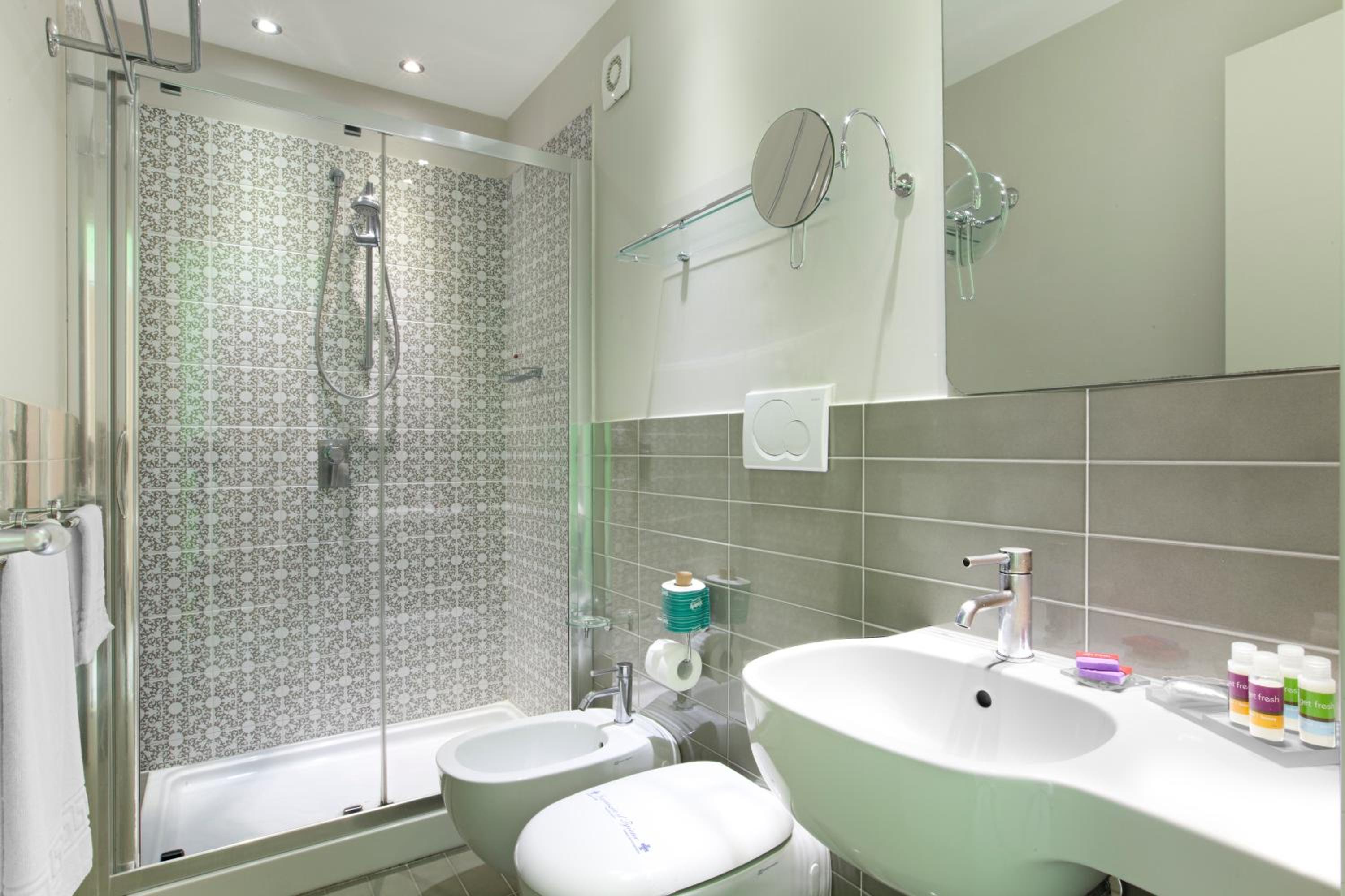 Deluxe Double or Twin Room with City View photo 1