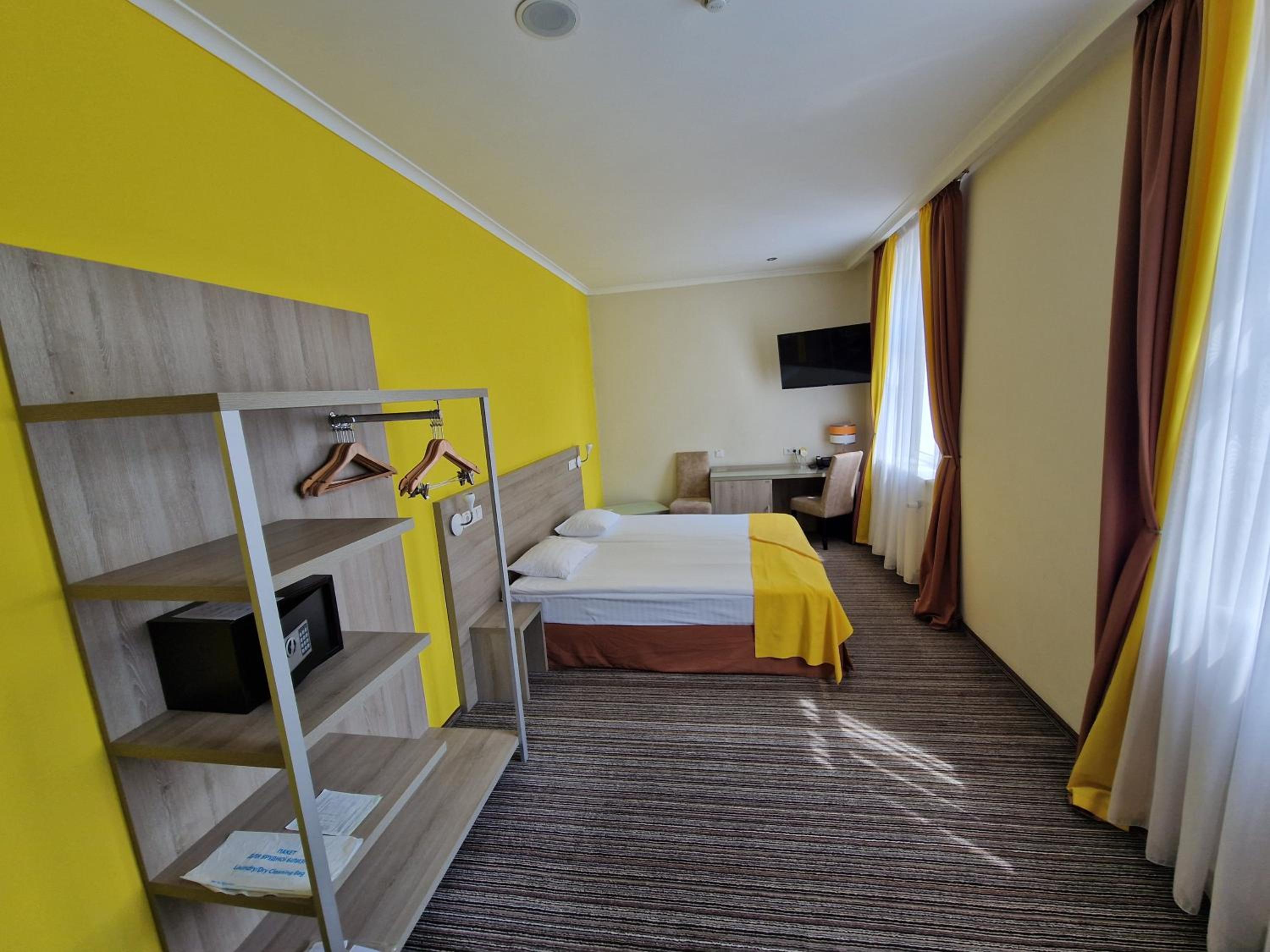 Double or Twin Room - Disability Access photo 3