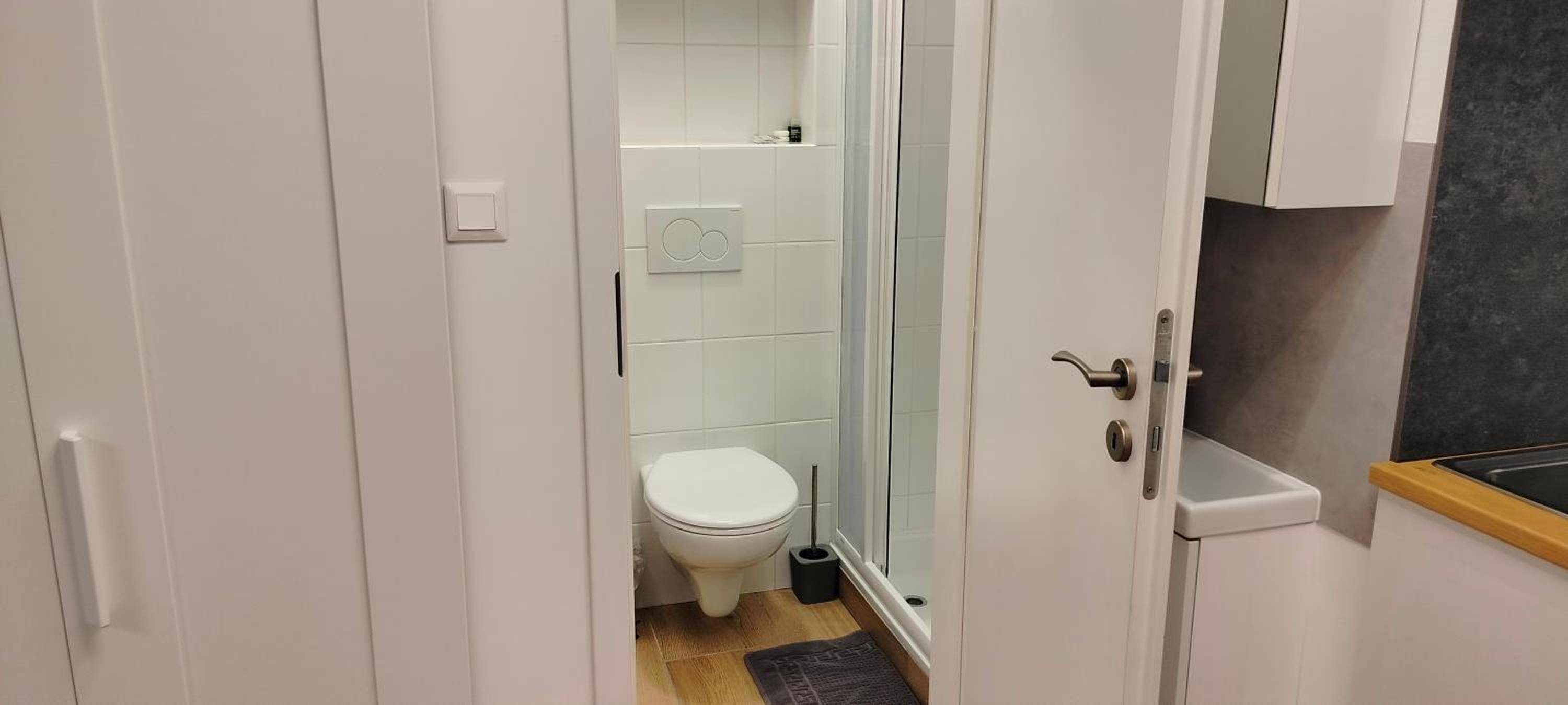 Twin Room with Shower