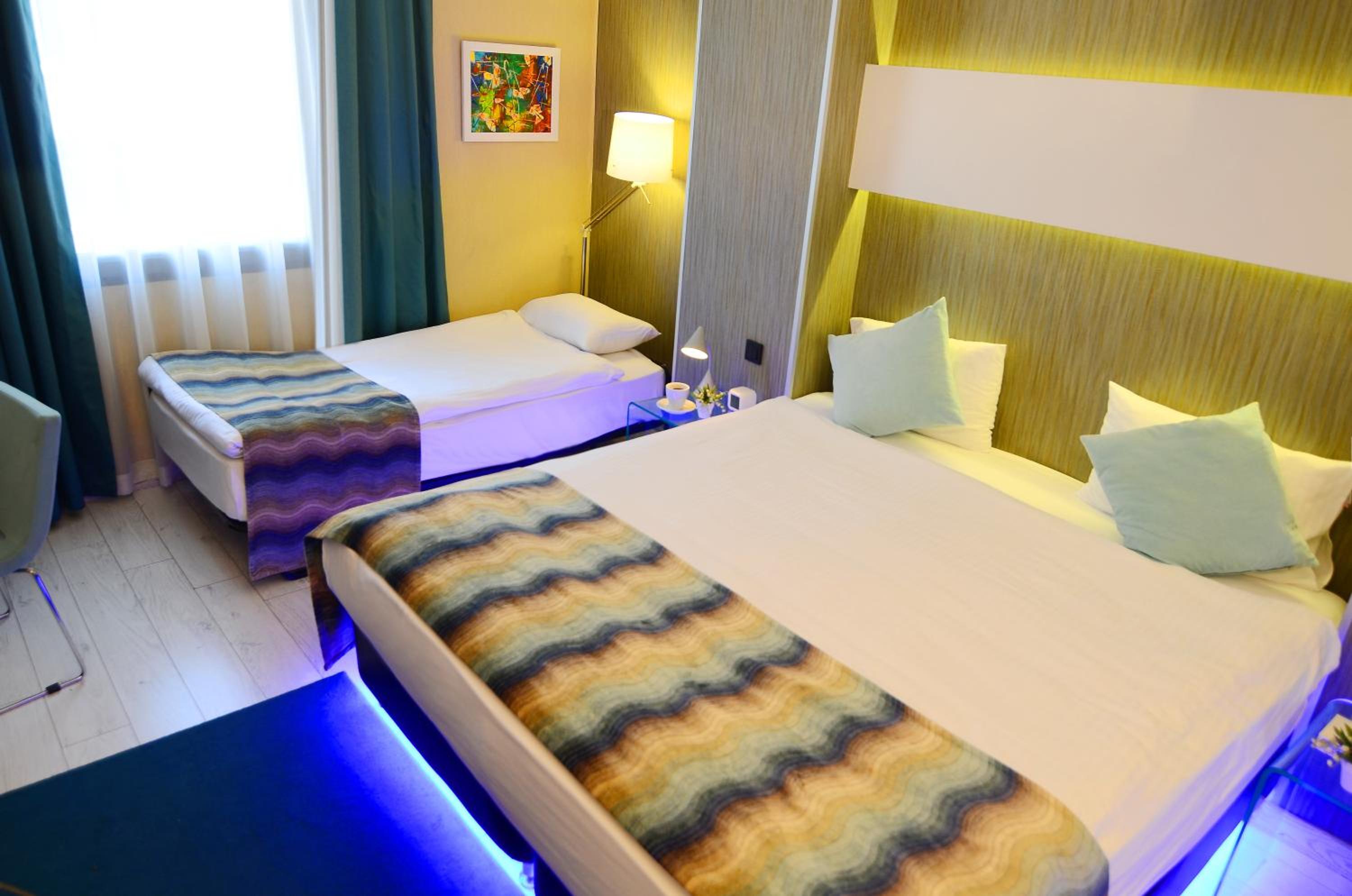 Standard Double Room with Extra Bed photo 2