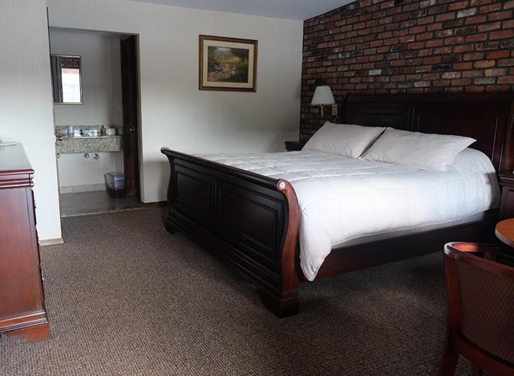 Standard King Room - Photo 2