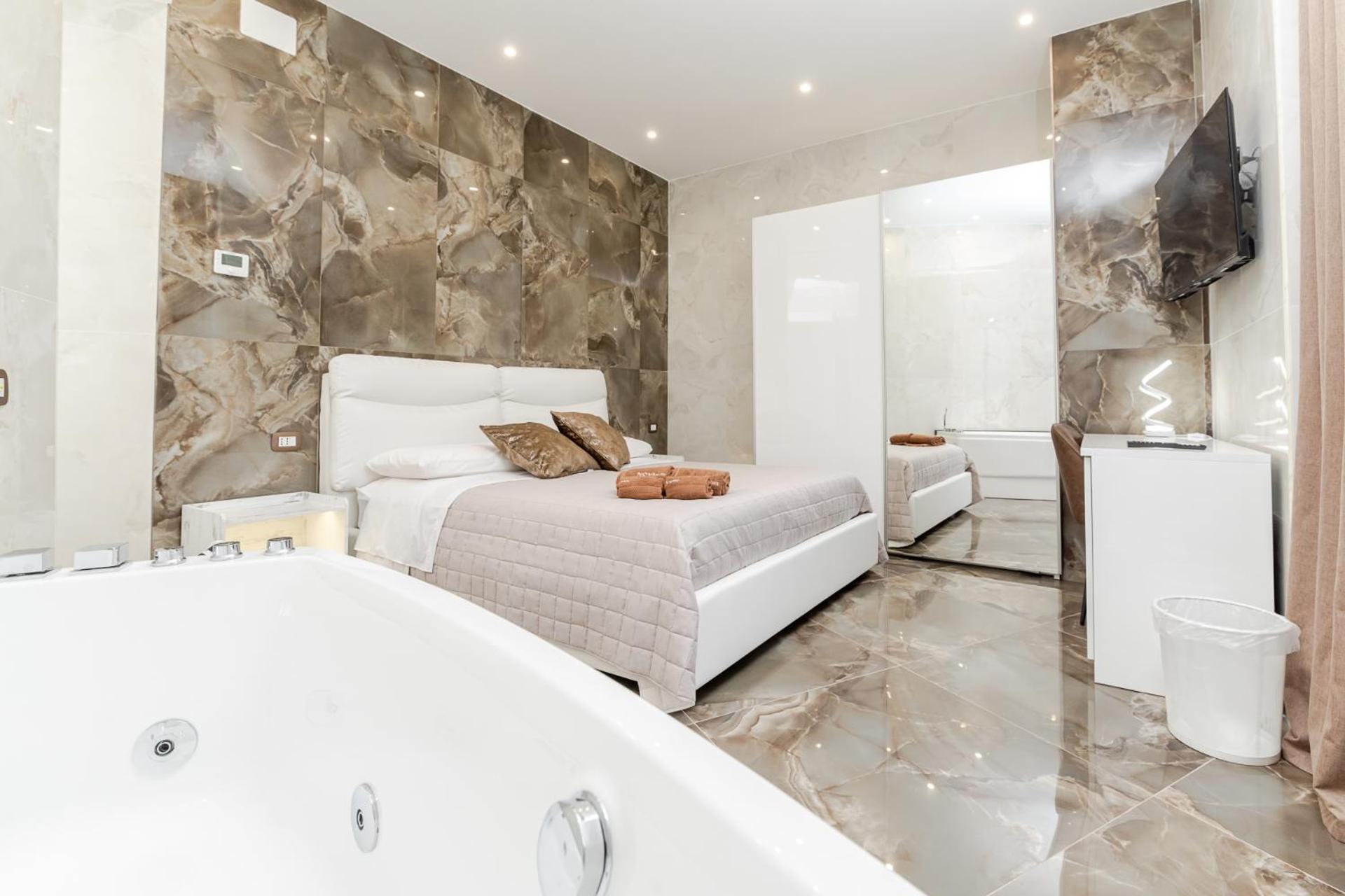 Deluxe Double Room with Bath