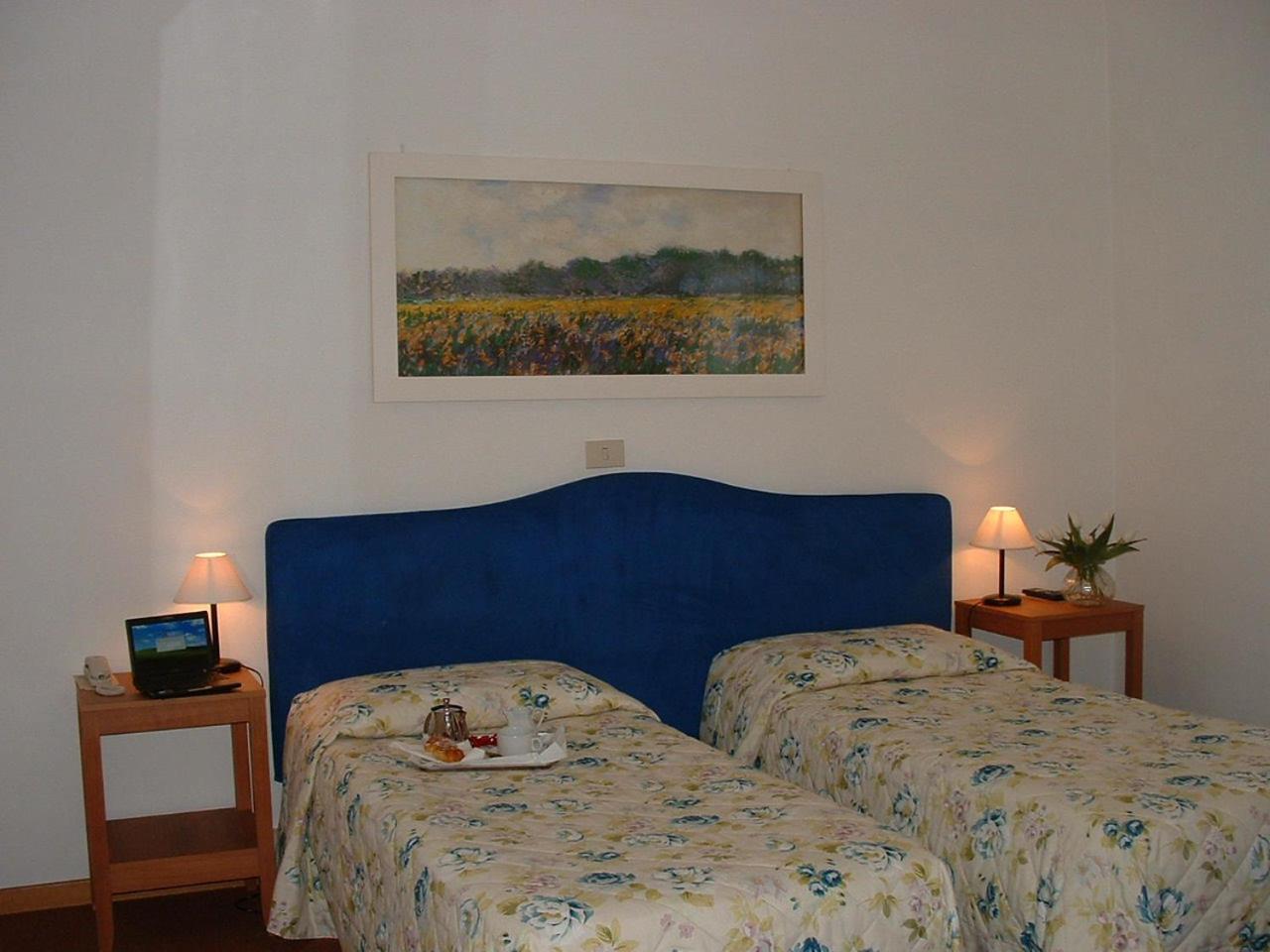 Double Room - Photo 8