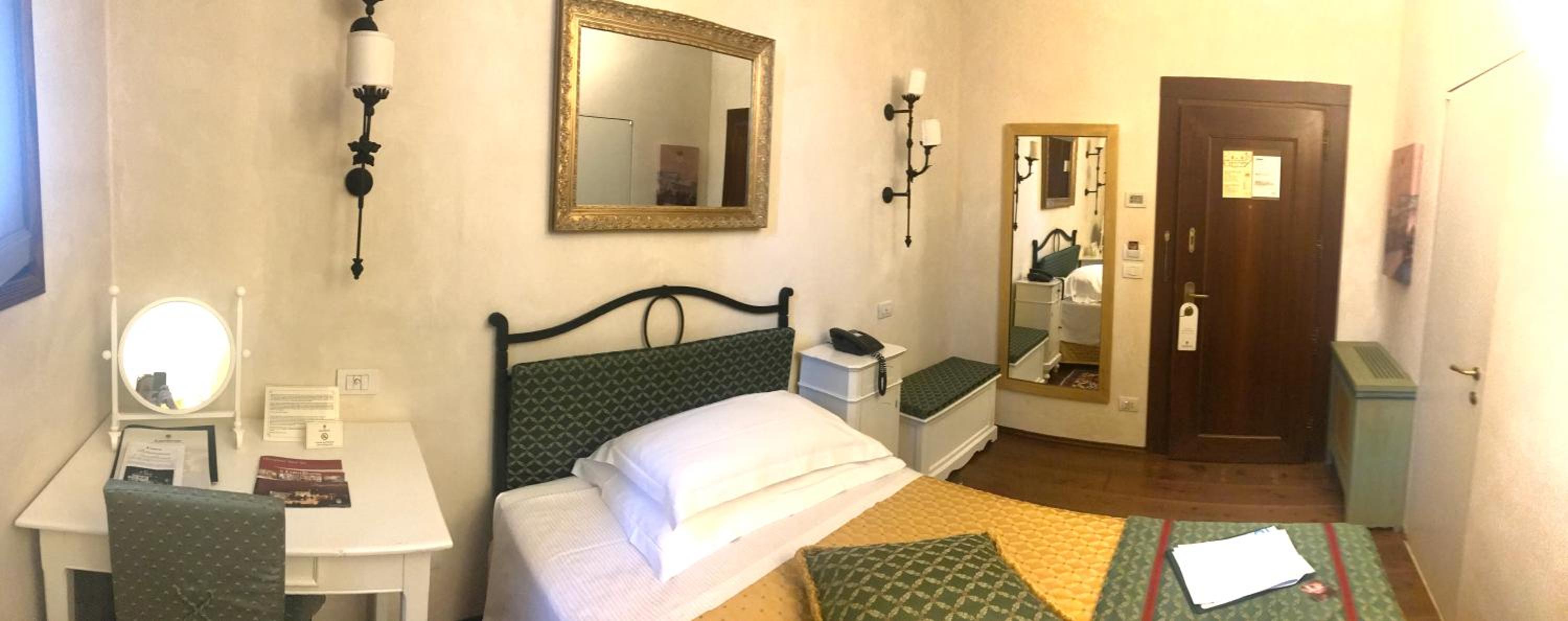 Superior Single Room photo 3