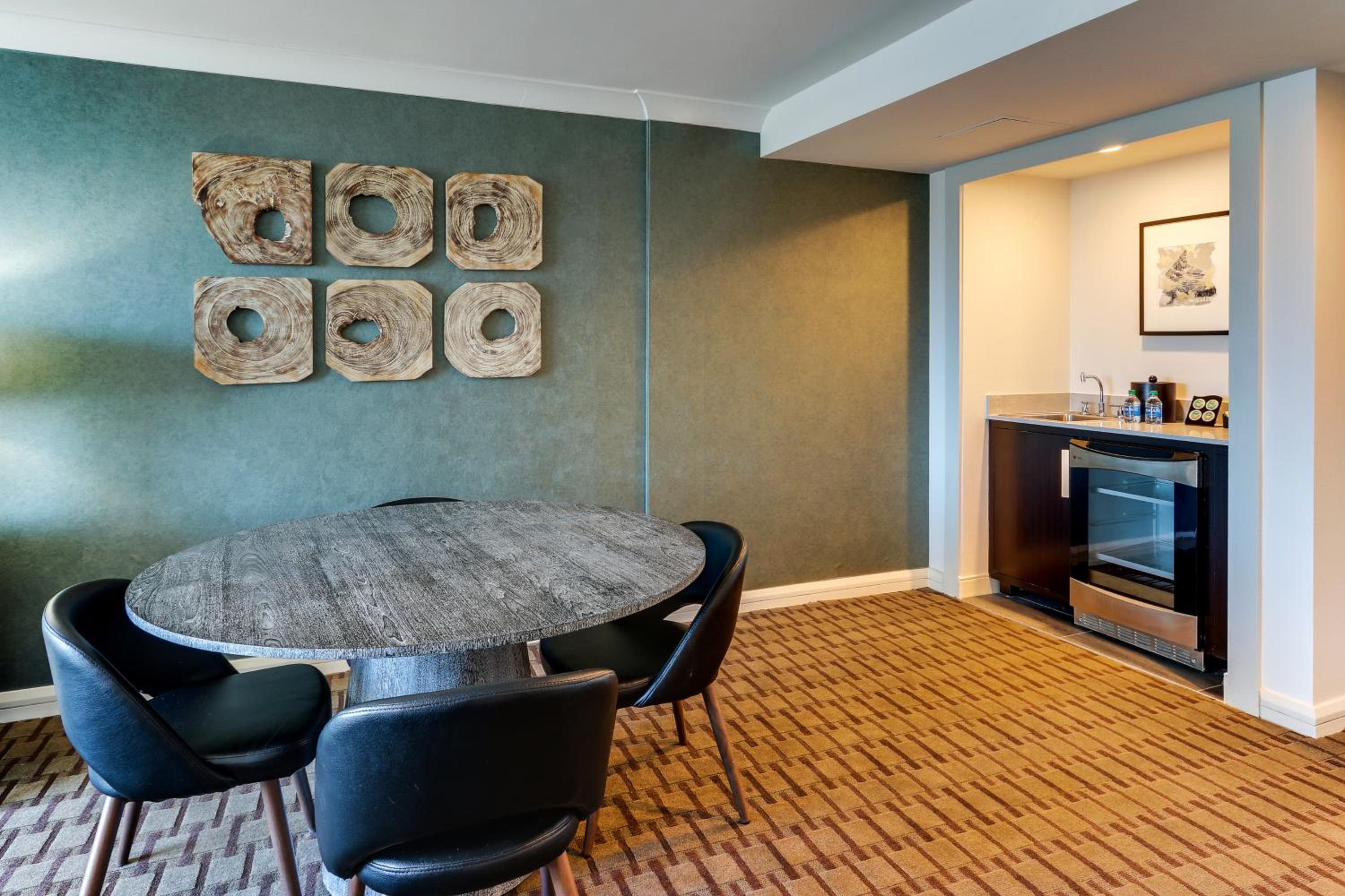 King Suite - Photo 4
