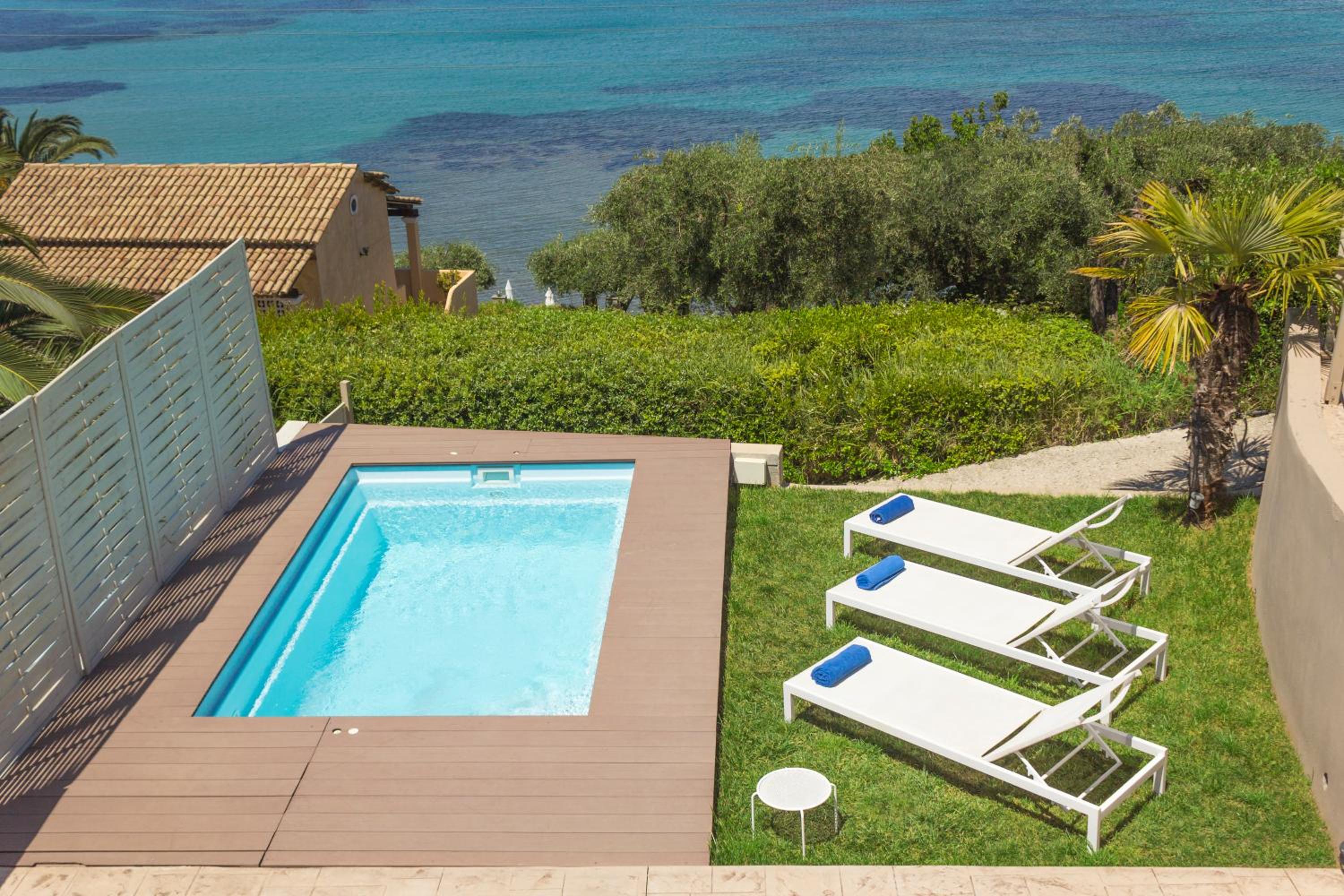 Premium Suite Sea View with Private Heated Pool and Hot Tub