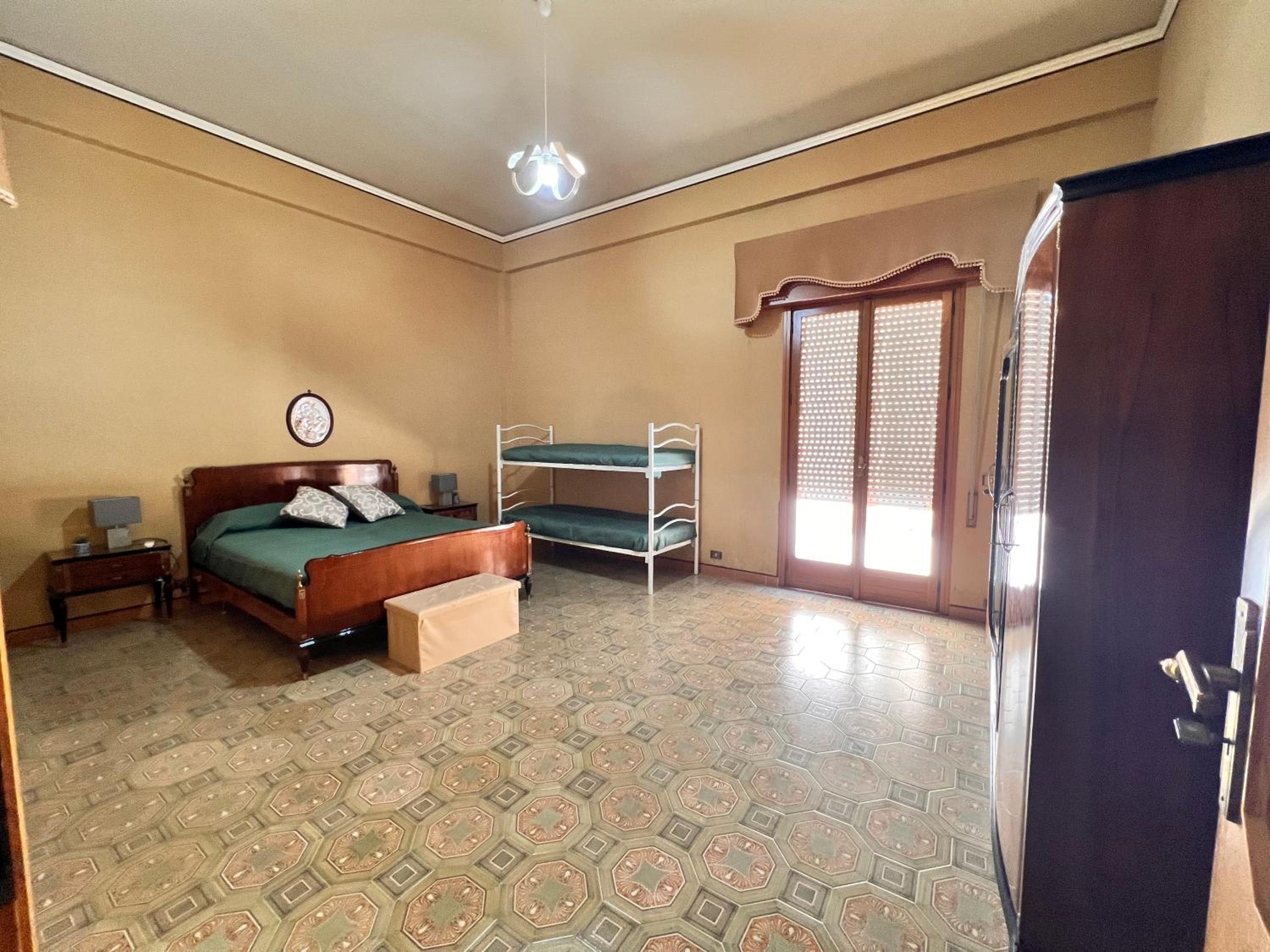 Deluxe Room (2 Adults + 1 Child)