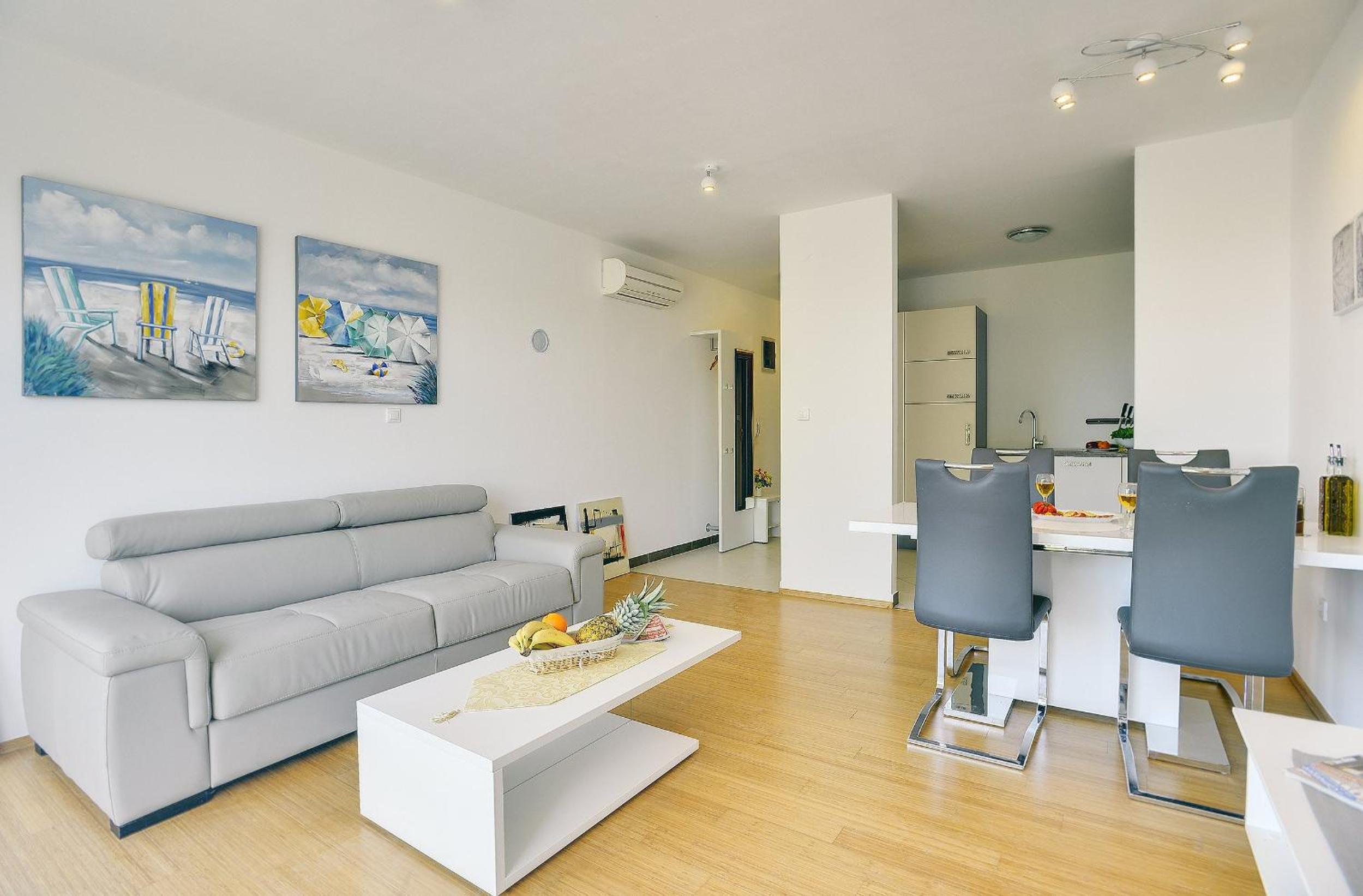 One-Bedroom Apartment with Balcony