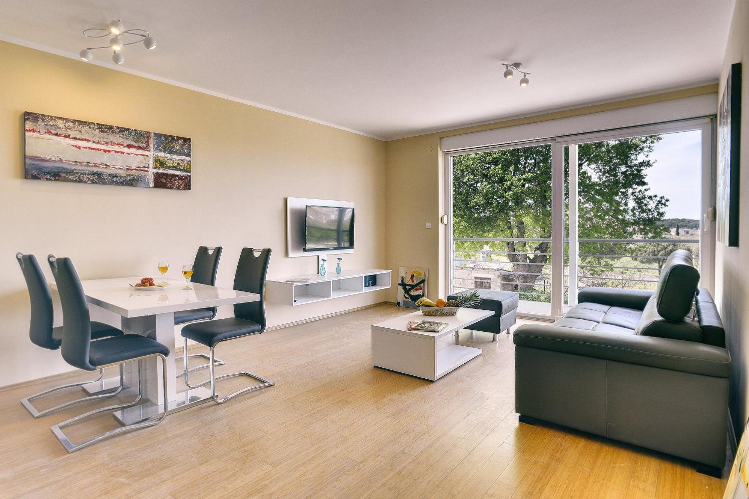 One-Bedroom Apartment with Balcony
