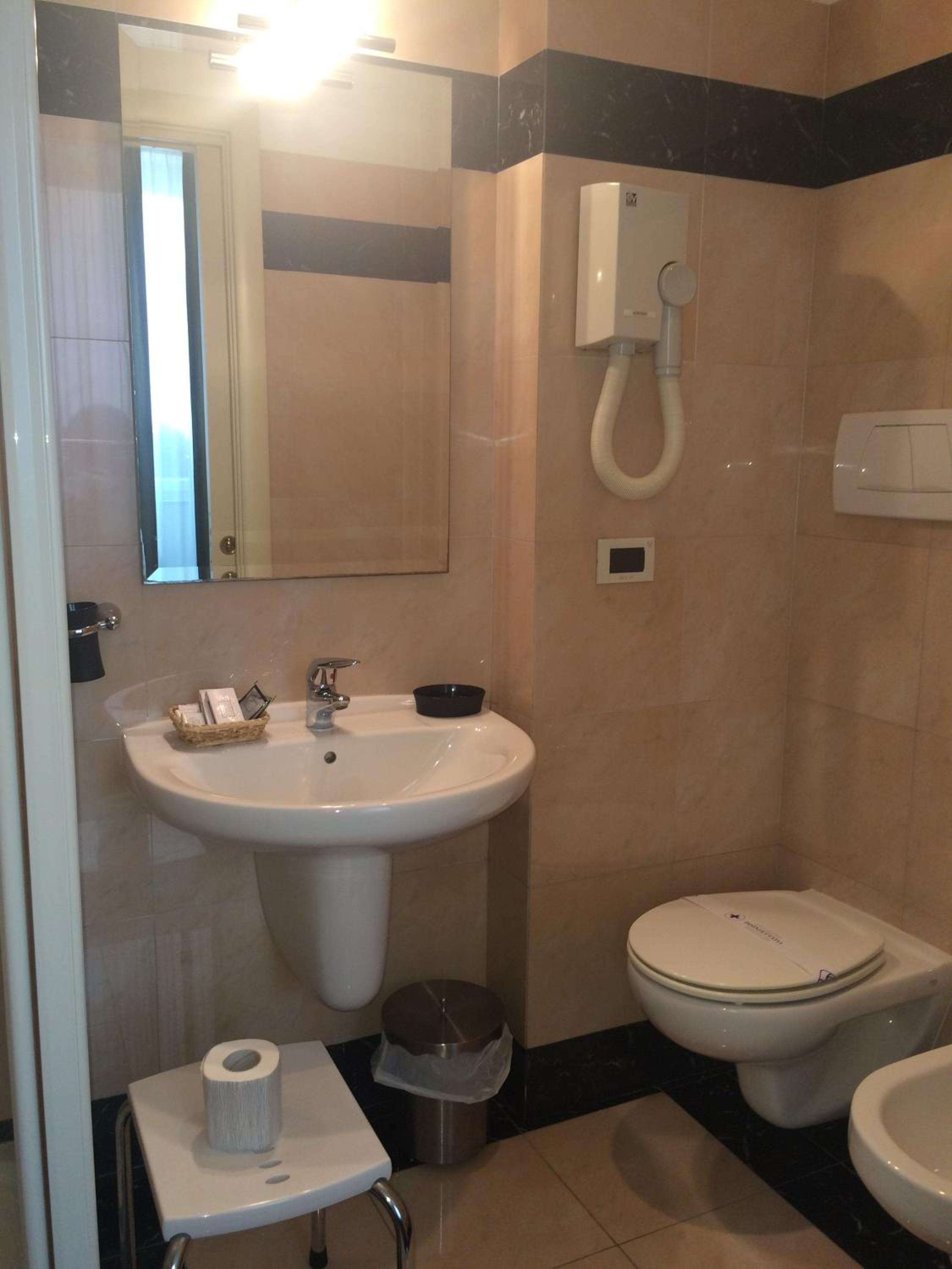 Standard Triple Room photo 2