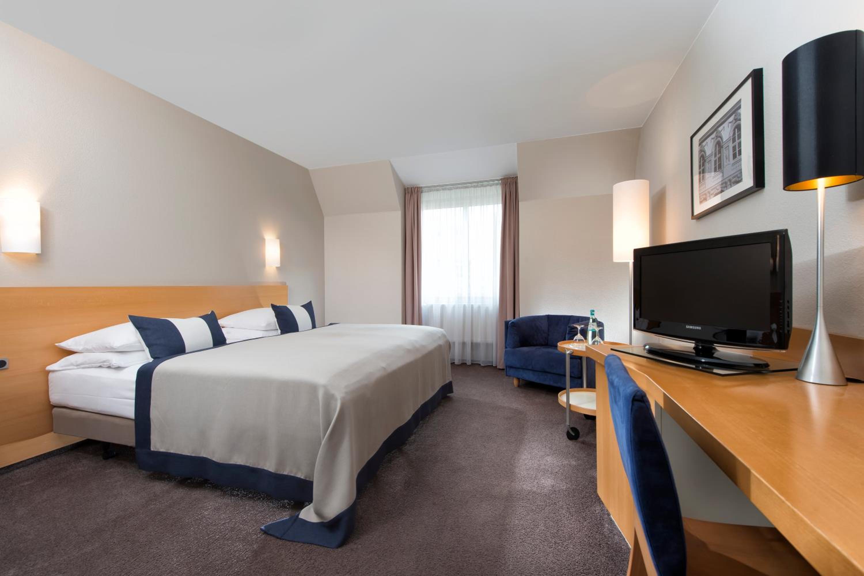 Standard Twin Room - Photo 4