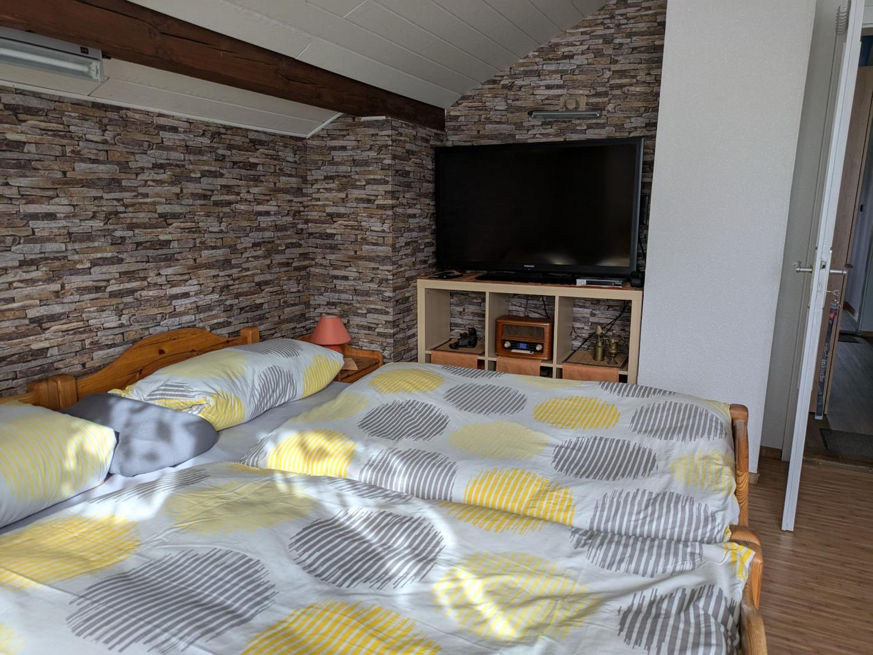 Twin Room with Private Bathroom photo 1
