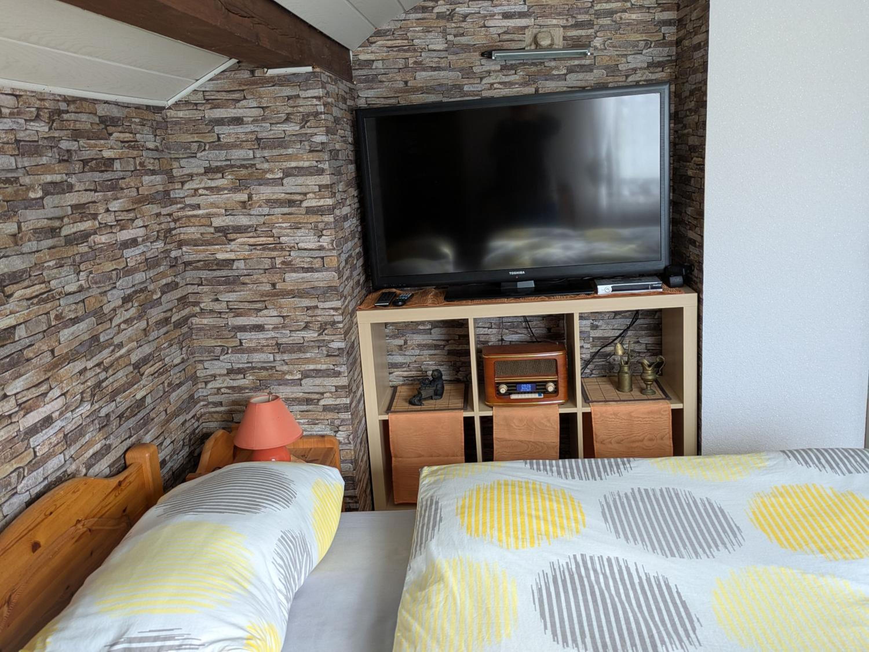 Twin Room with Private Bathroom photo 2