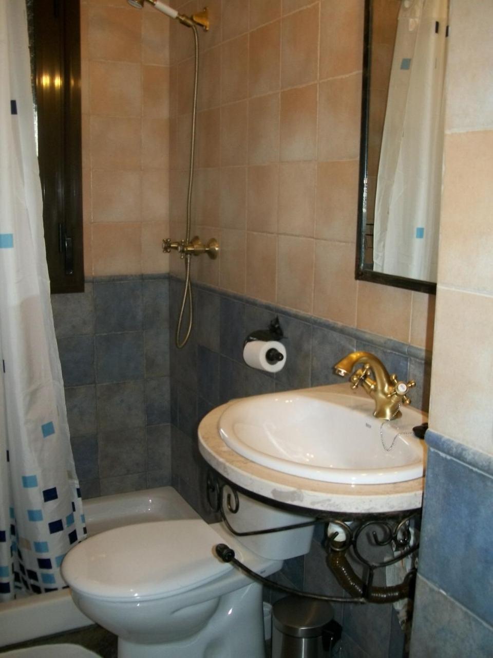 Two-Bedroom Villa - Photo 13