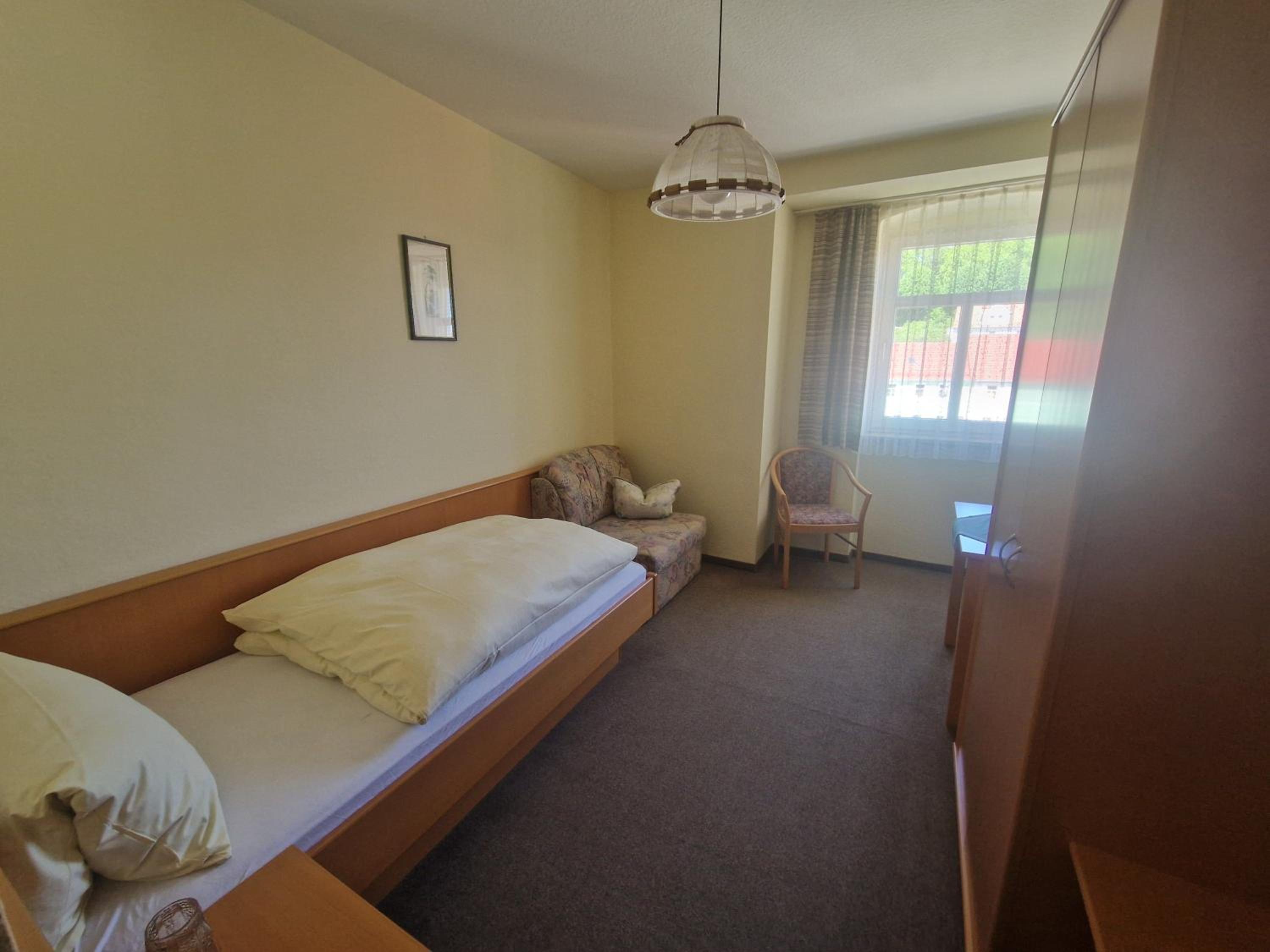Single Room with Private Bathroom photo 1