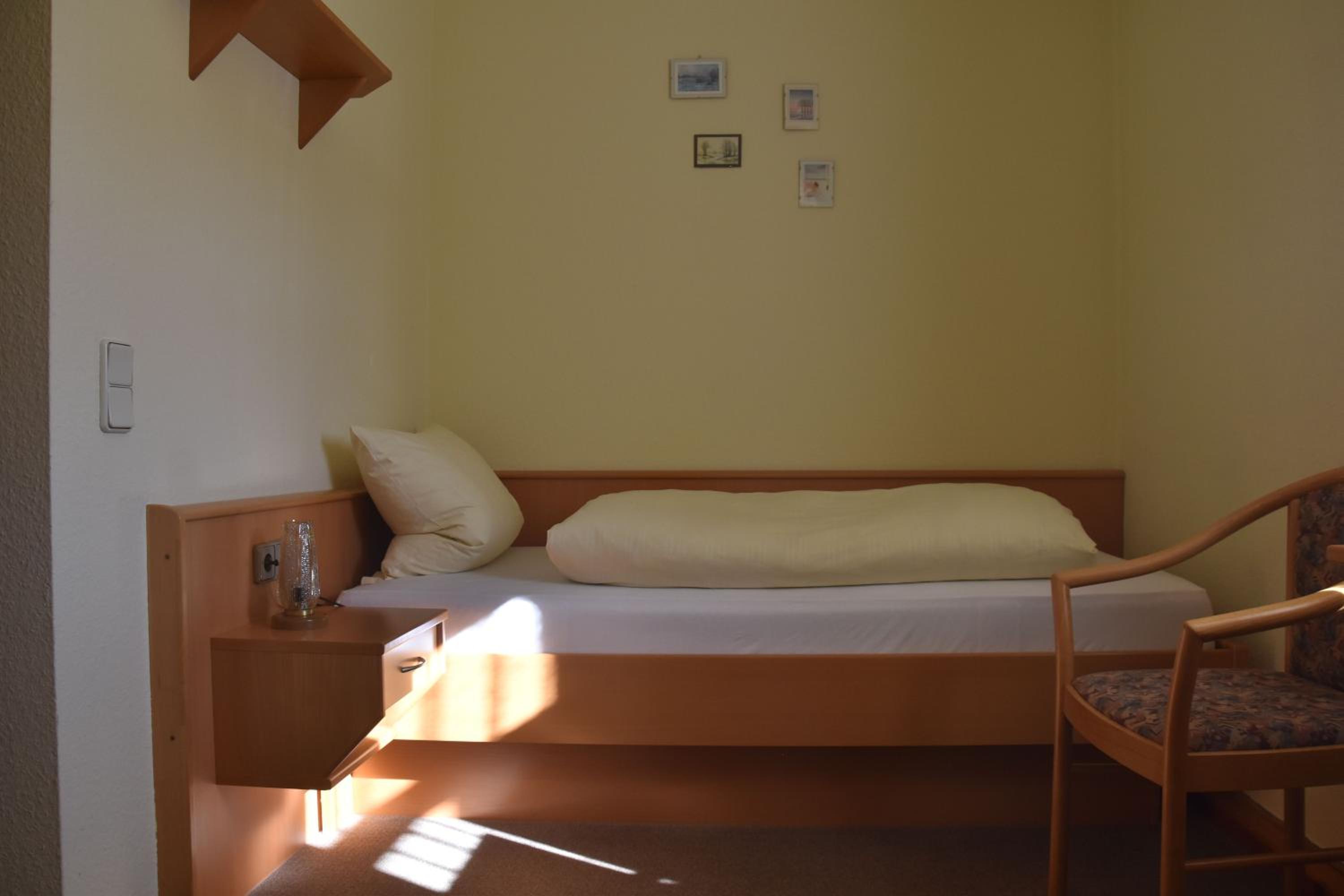 Single Room with Private Bathroom photo 3